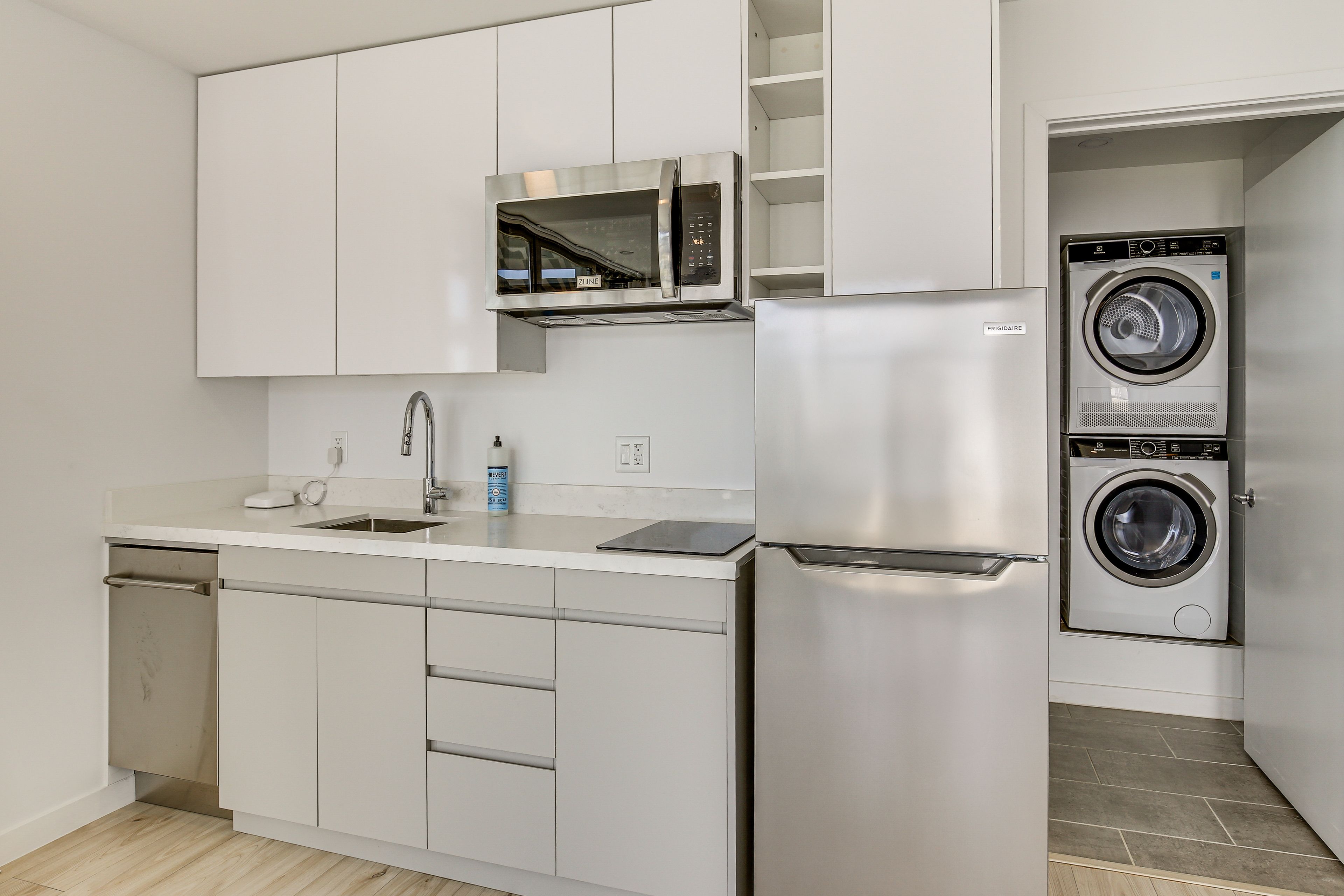 Guest House | Kitchen | Washer & Dryer
