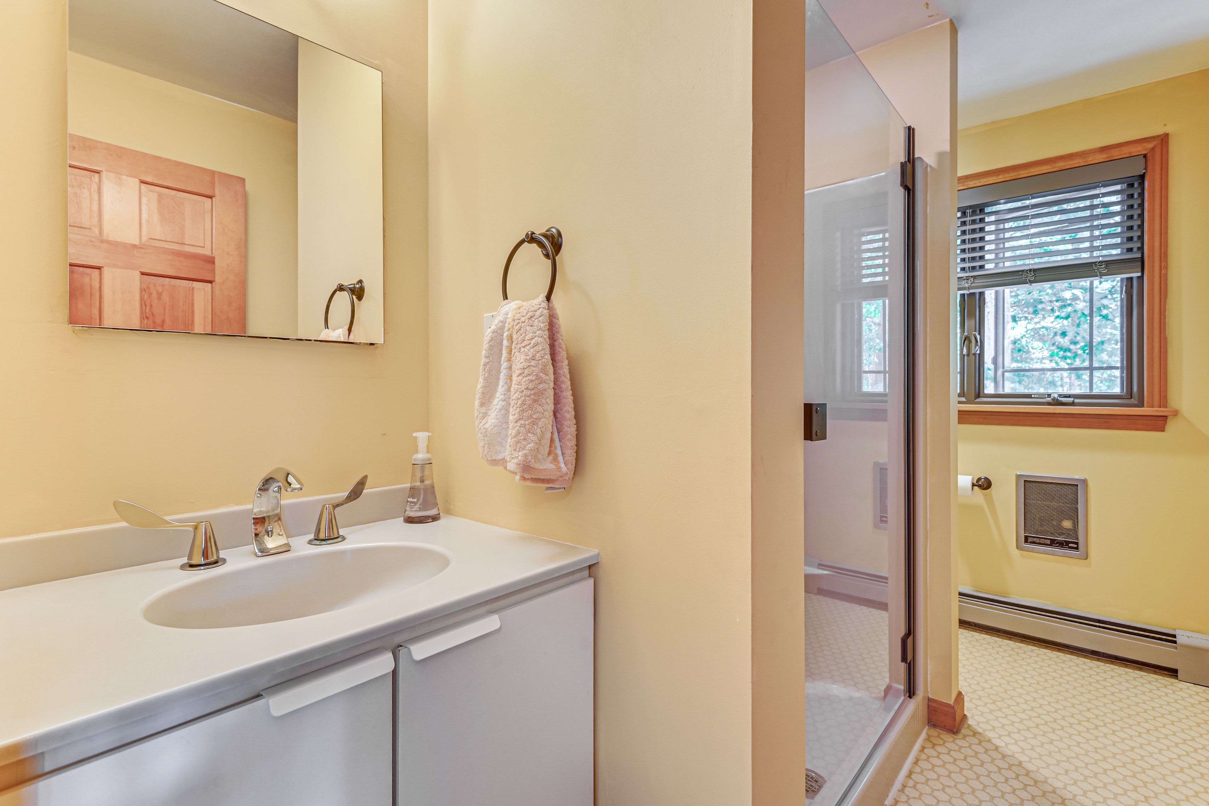 Full Bath | Upper Level