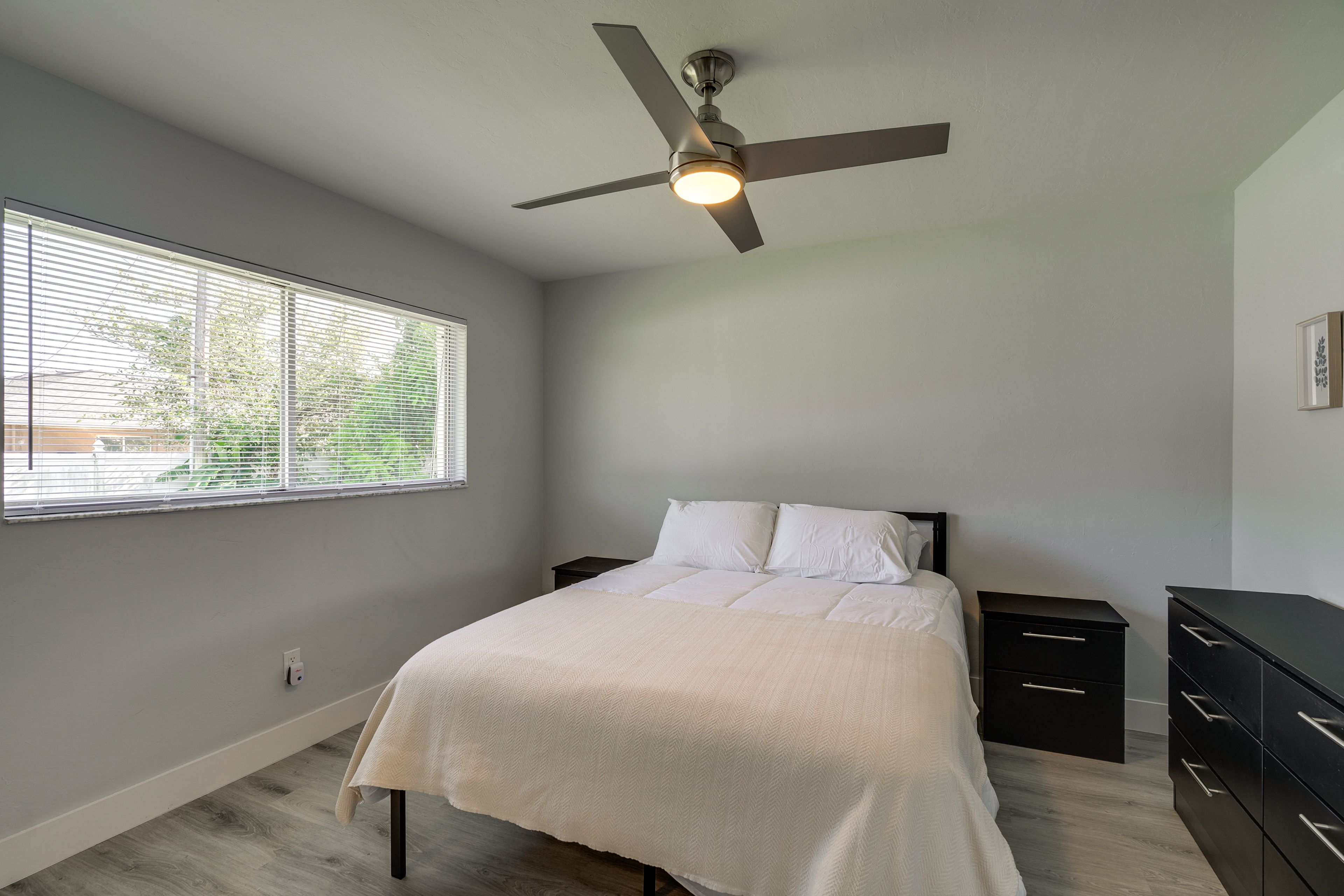 Bedroom 2 | Queen Bed | Walk-In Closet