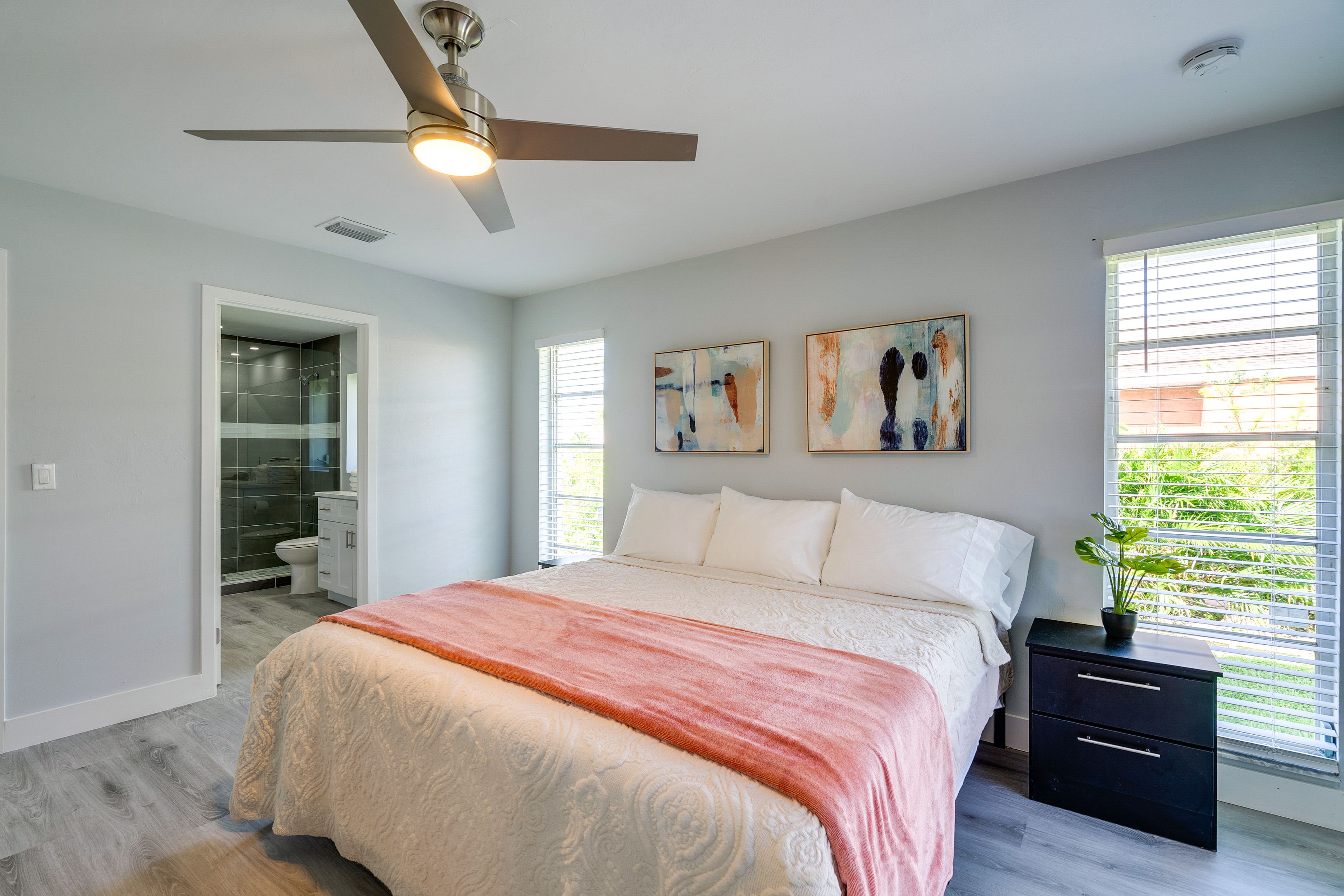 Bedroom 1 | King Bed | Linens Provided | En-Suite Bathroom