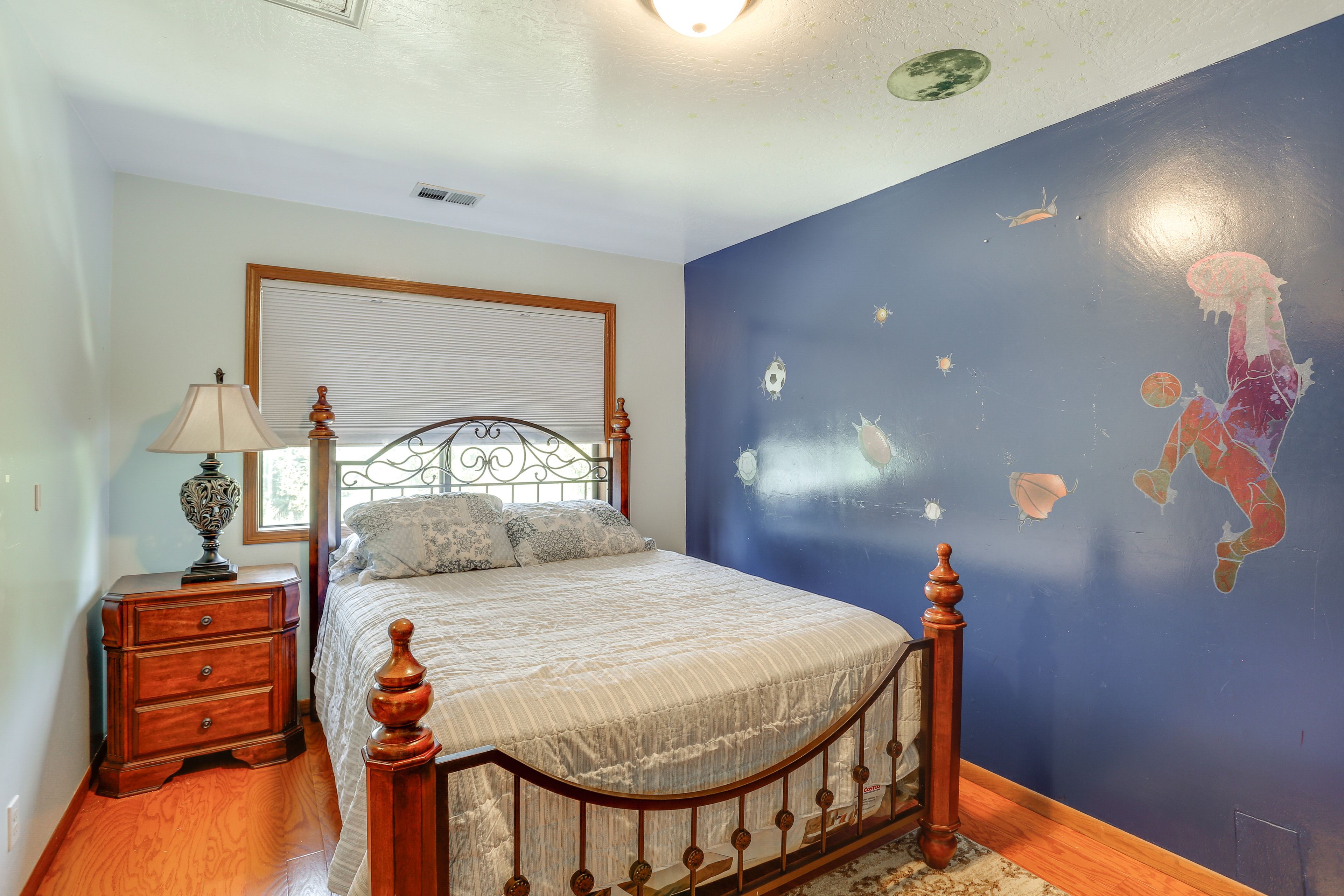 Bedroom 3 | 2nd Floor | Queen Bed