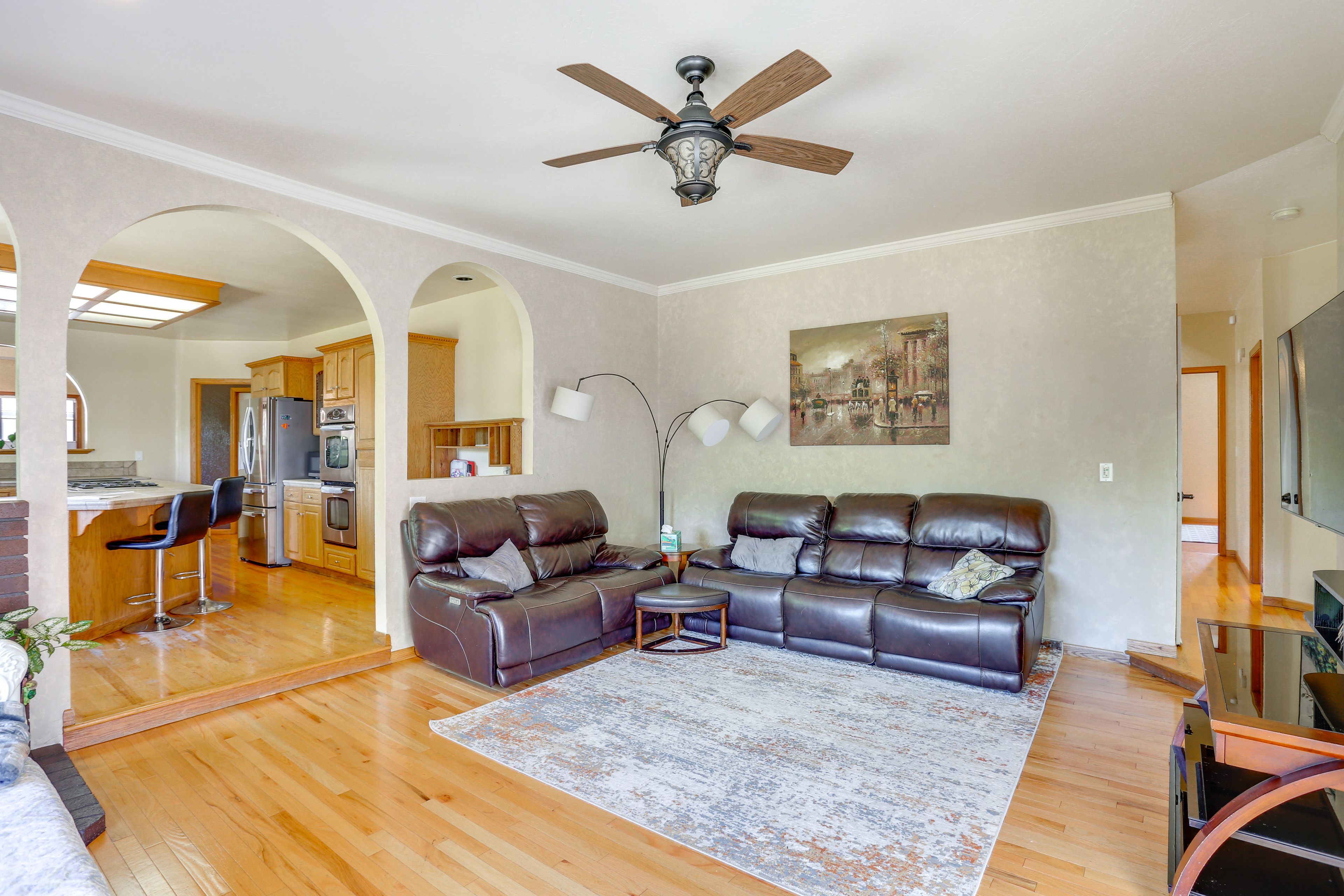 Living Room | 1st Floor | Smart TV