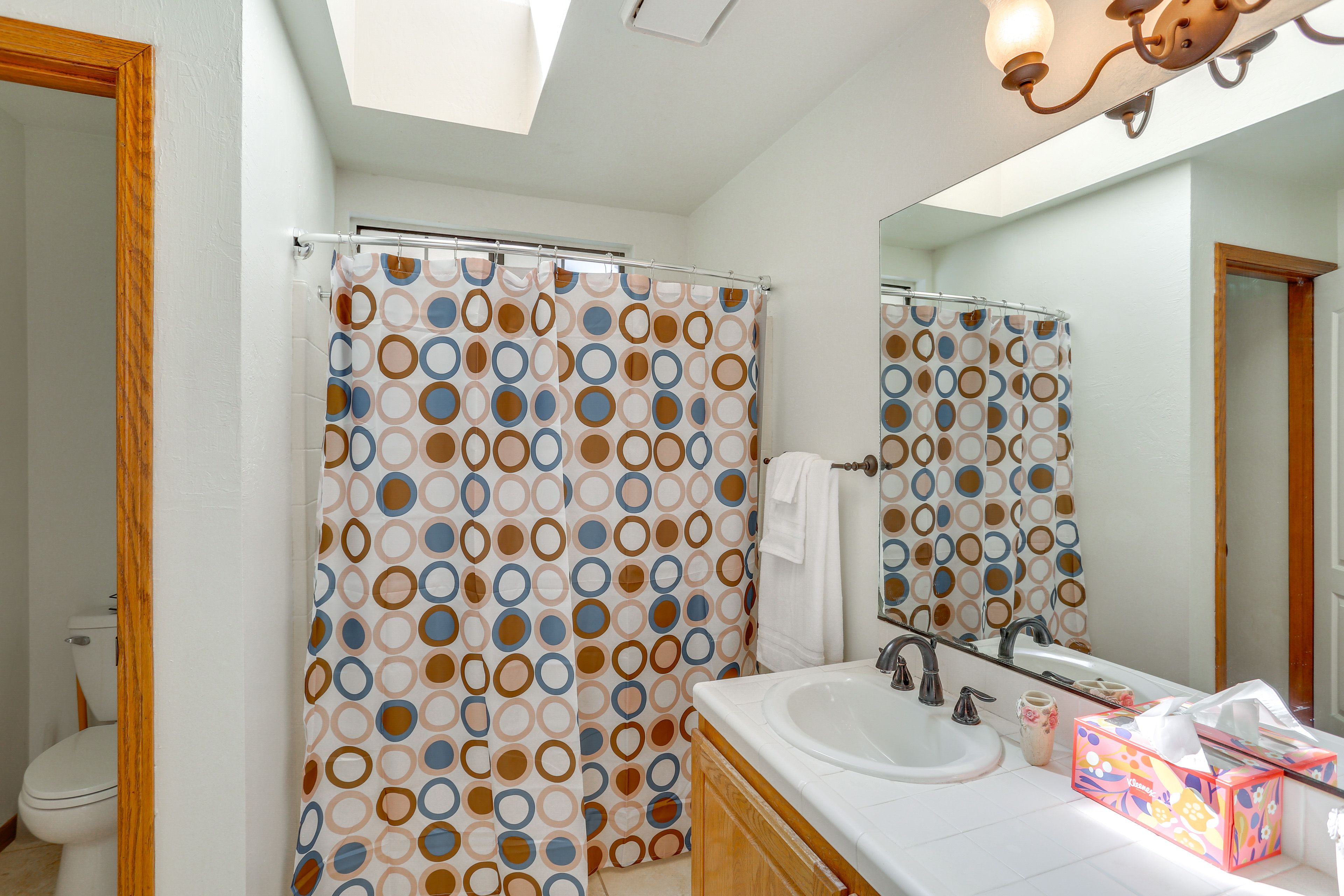 Full Bathroom | 2nd Floor