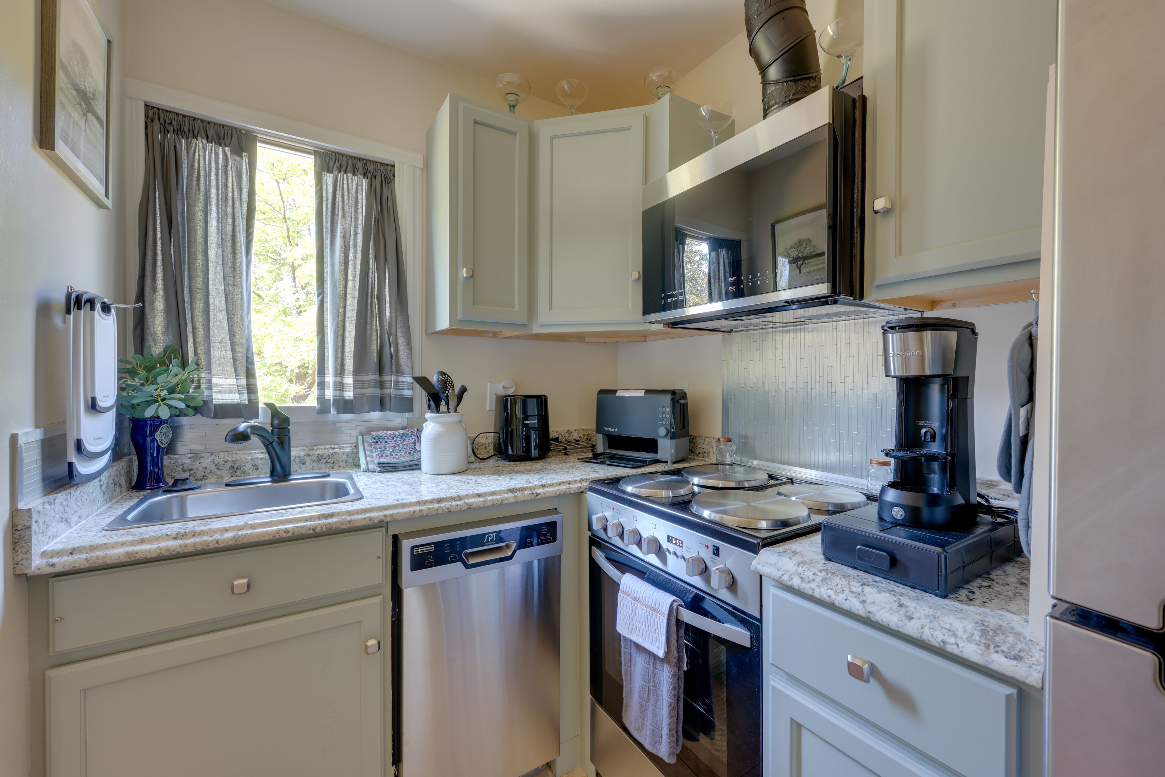 Kitchen | 1st-Floor Unit | Free WiFi