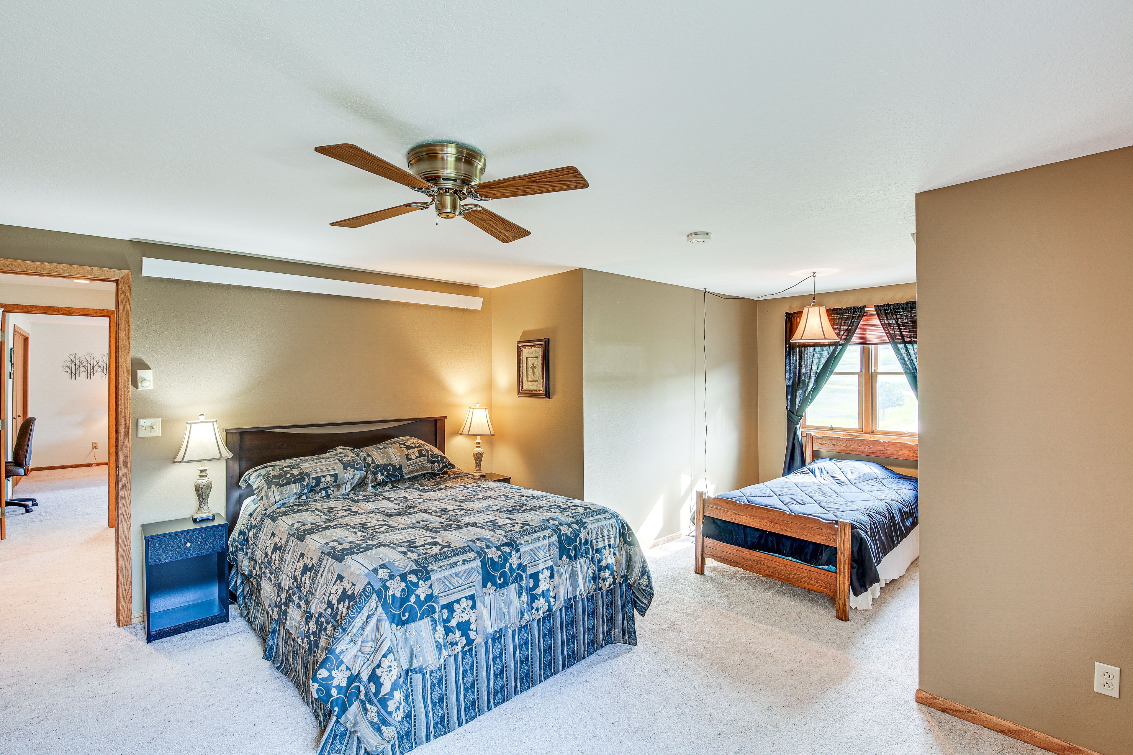 Bedroom 2 | Upper Floor | Queen Bed | Twin Bed