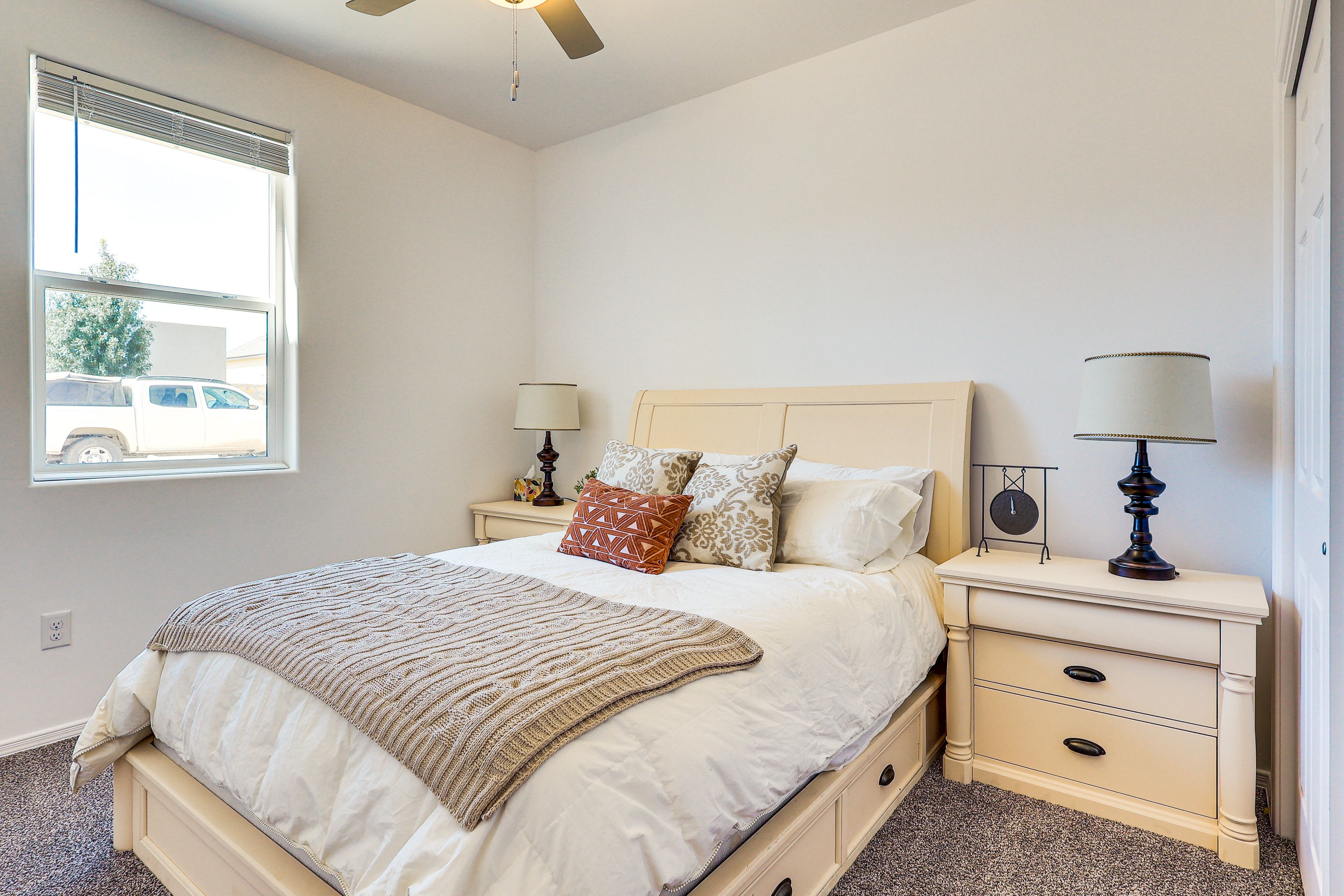 Bedroom 2 | Queen Bed