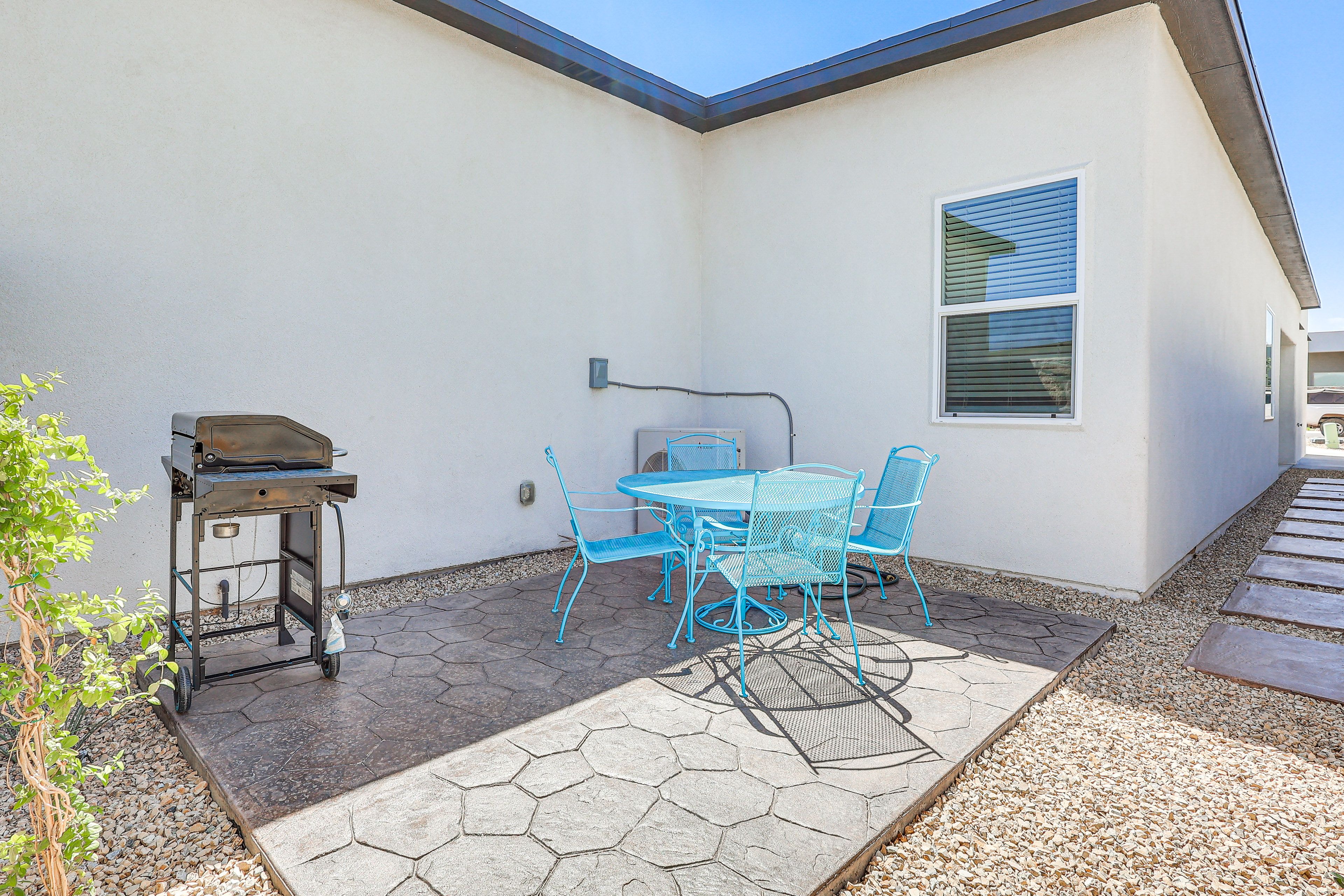 Las Cruces Vacation Rental | 3BR | 2BA | 1,338 Sq Ft | Step-Free Entry