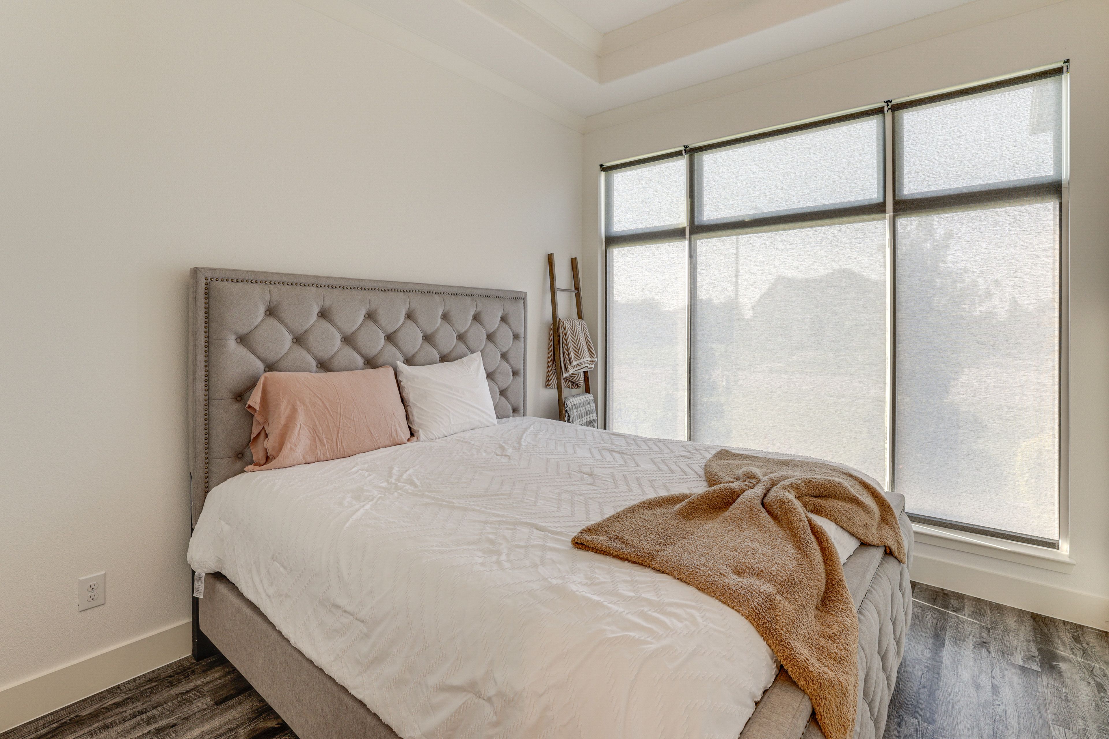 Bedroom 2 | King Bed w/ Tempur-Pedic Grand Mattress | 1st Floor