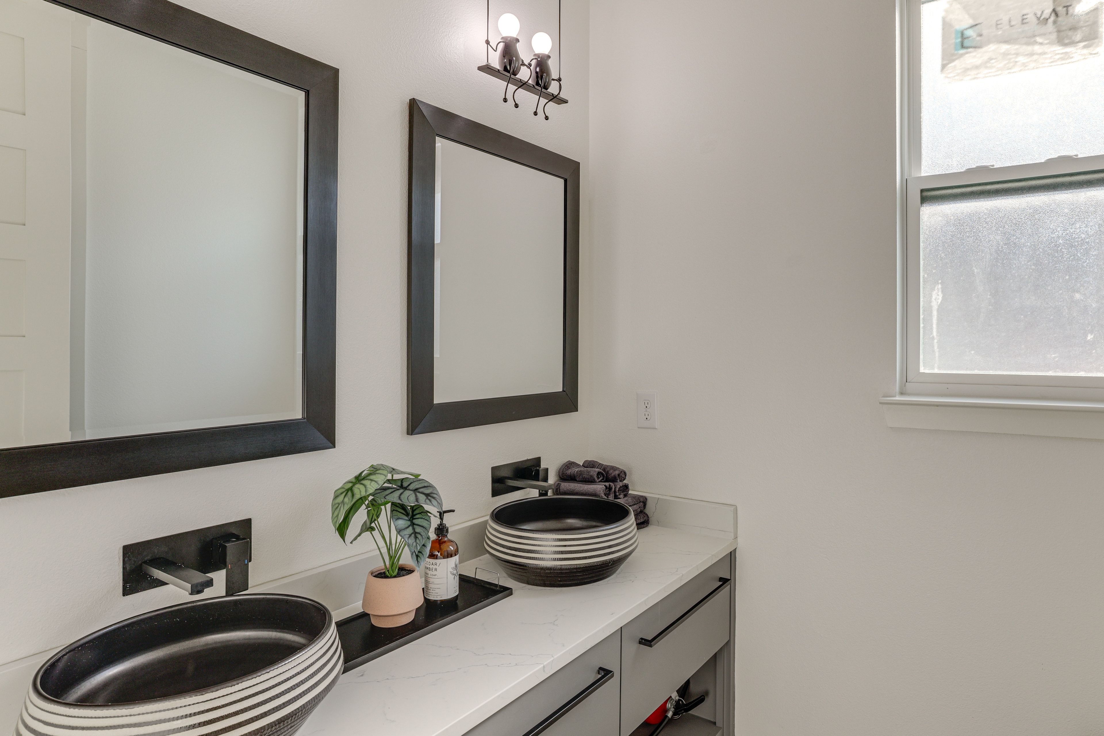 Full Bathroom | 1st Floor