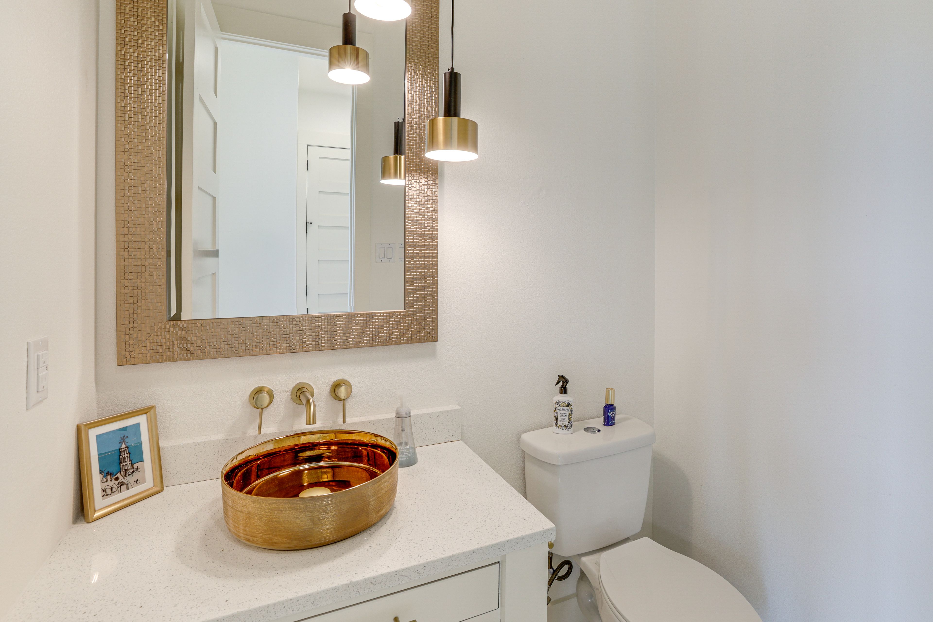 Half Bathroom | 1st Floor