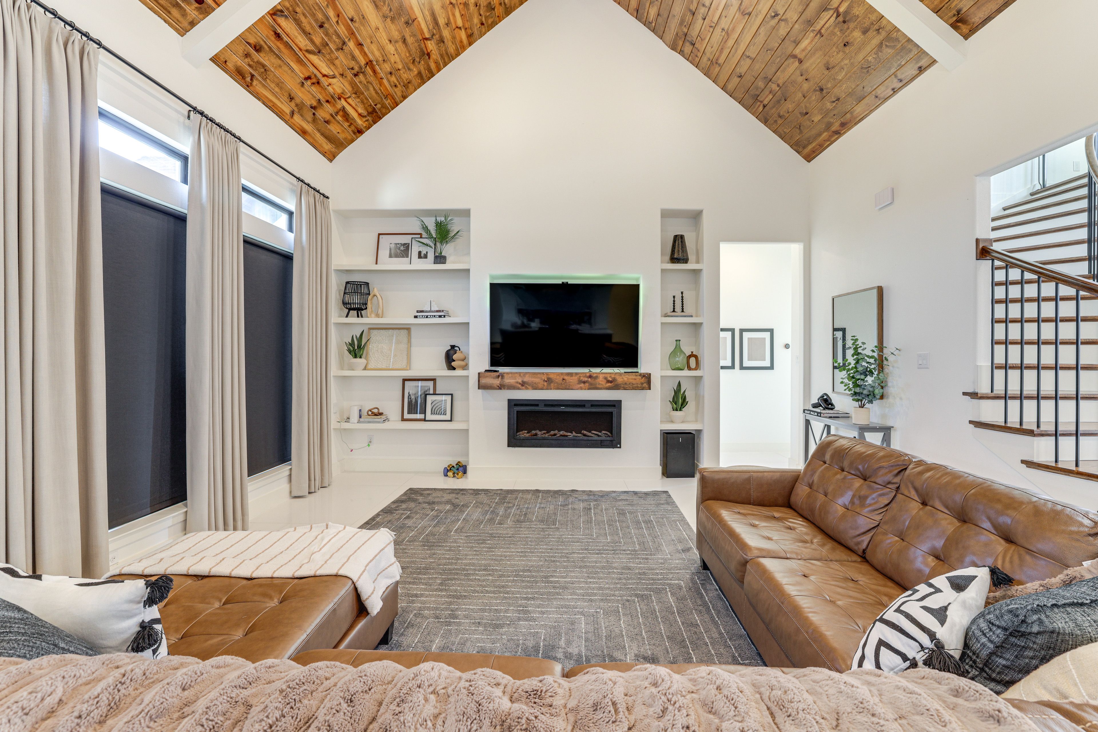 Living Area | Smart TV | Gas Fireplace | 1st Floor