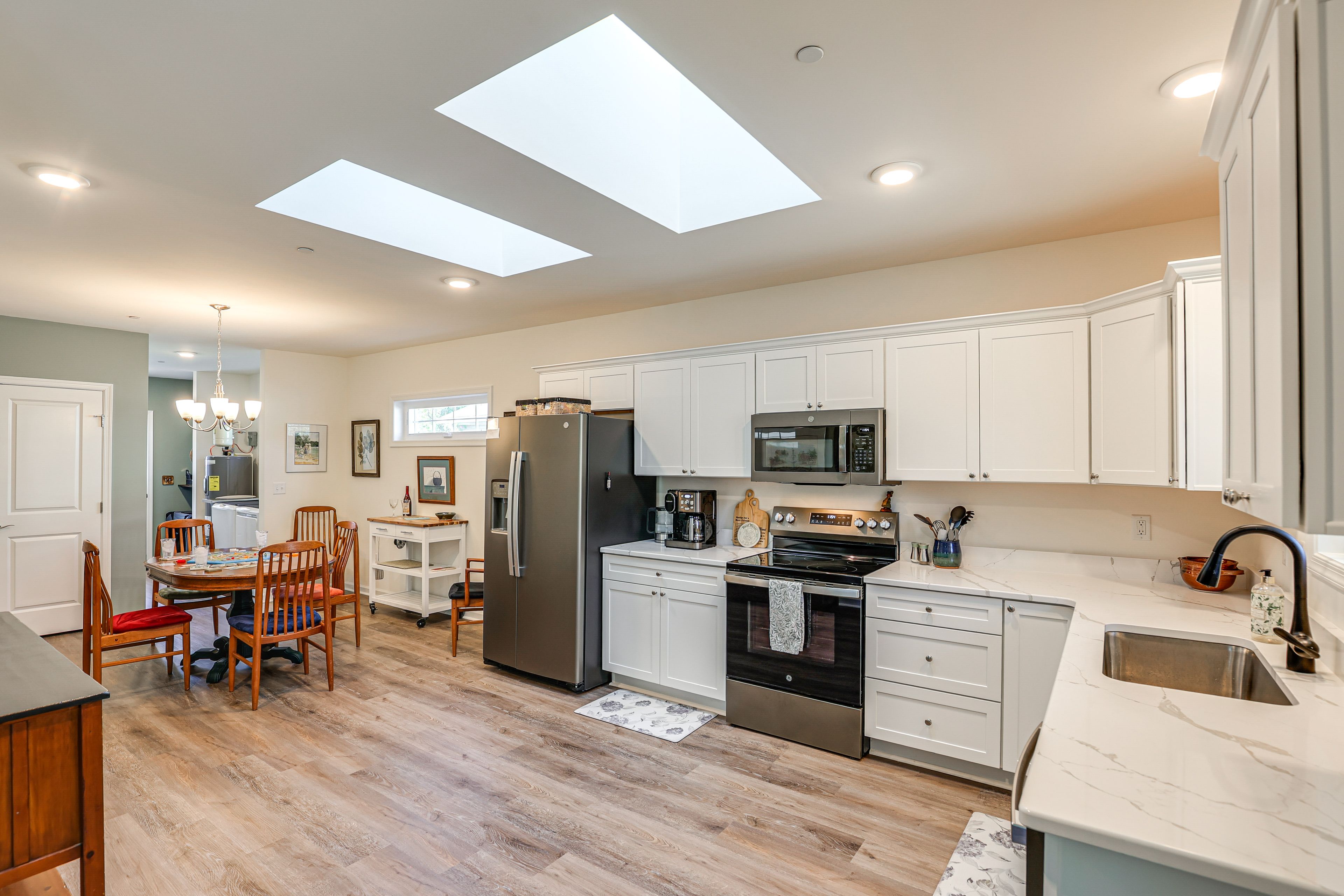 Kitchen | Cooking Basics | Dual Coffee Maker | Microwave | Toaster | Blender