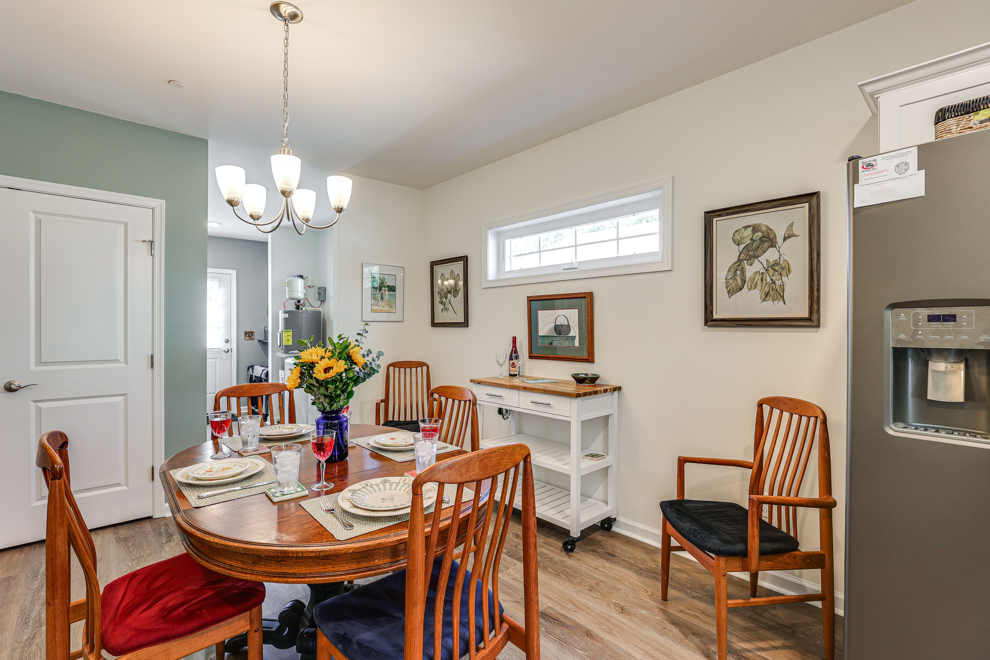 Dining Area | Dishware/Flatware