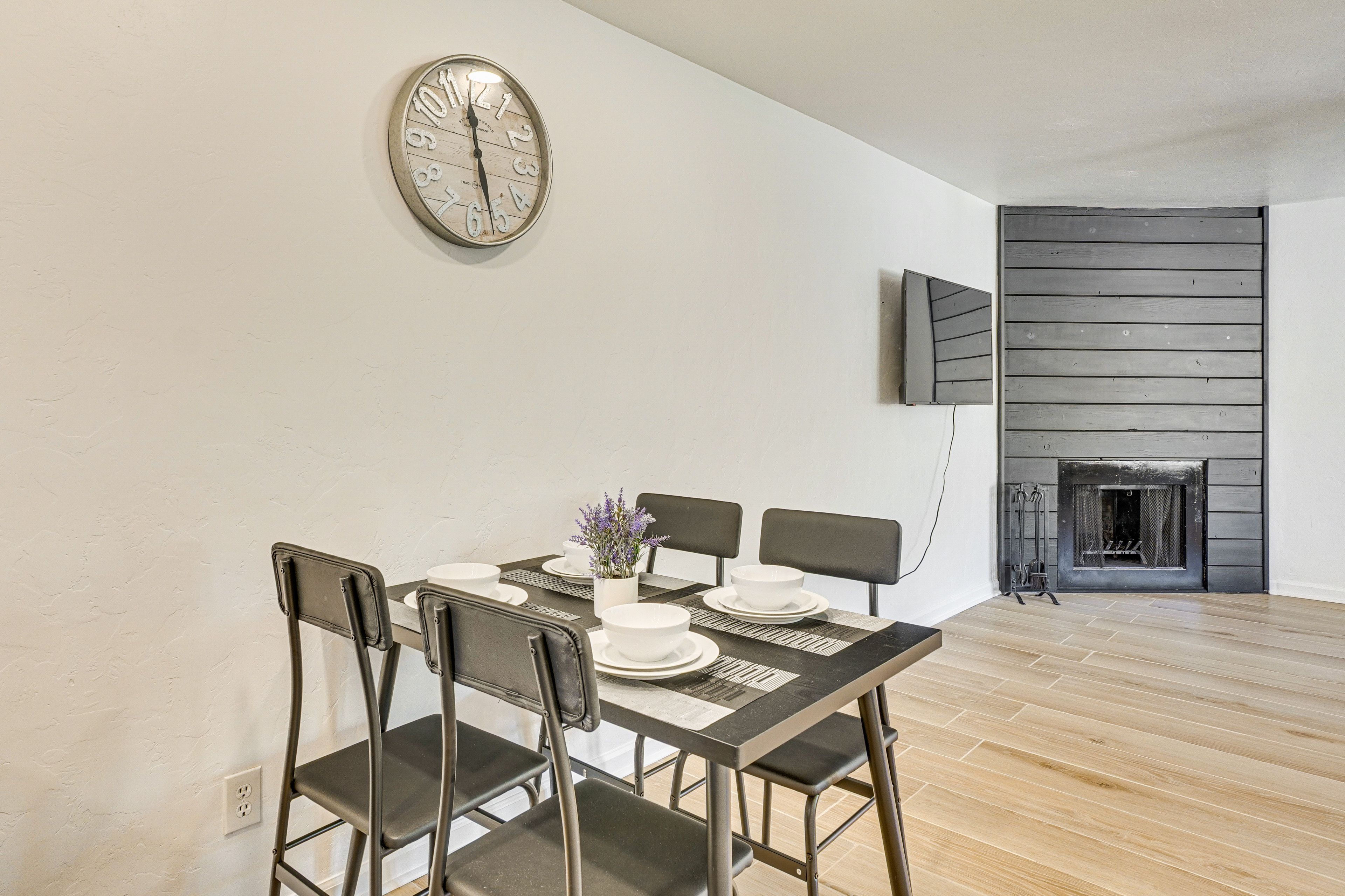 Dining Area | Dishware & Flatware