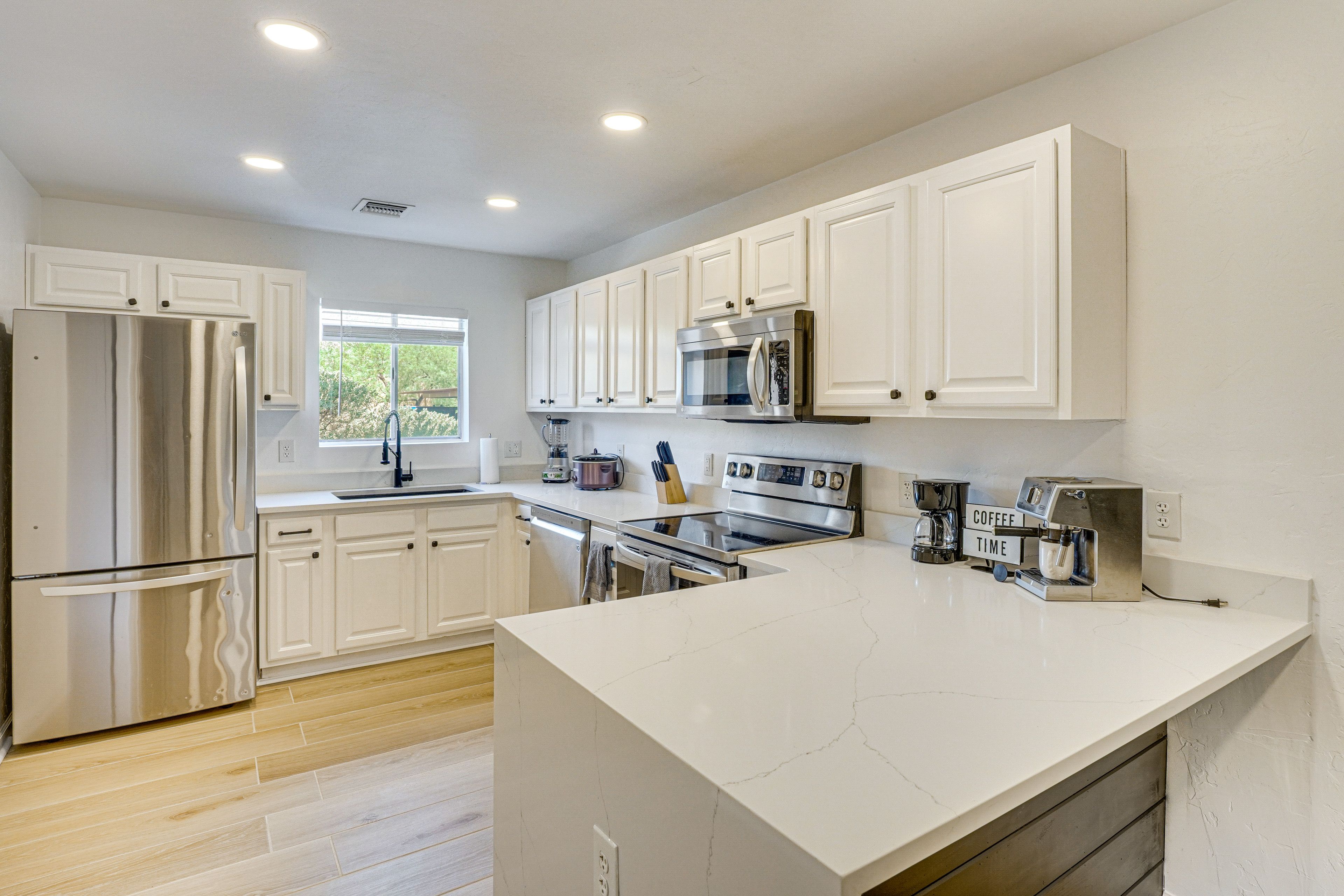 Kitchen | Drip Coffee Maker & Espresso Machine