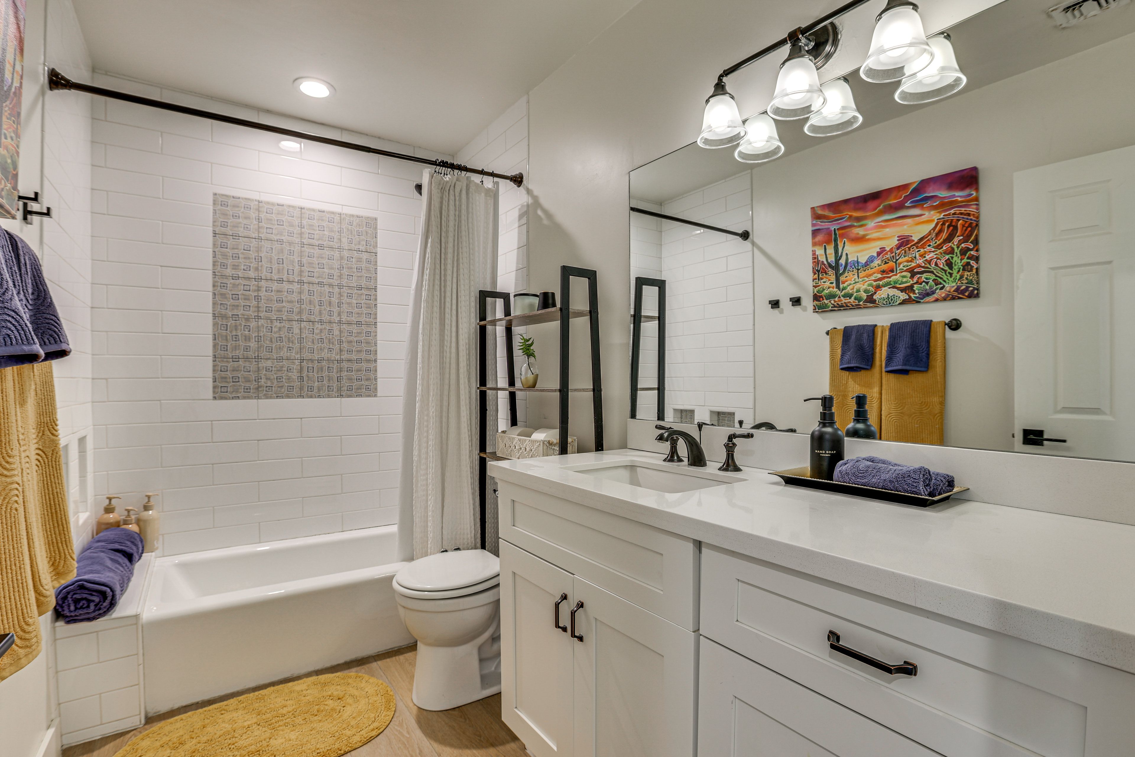 Full Bathroom | Complimentary Toiletries | Hair Dryer