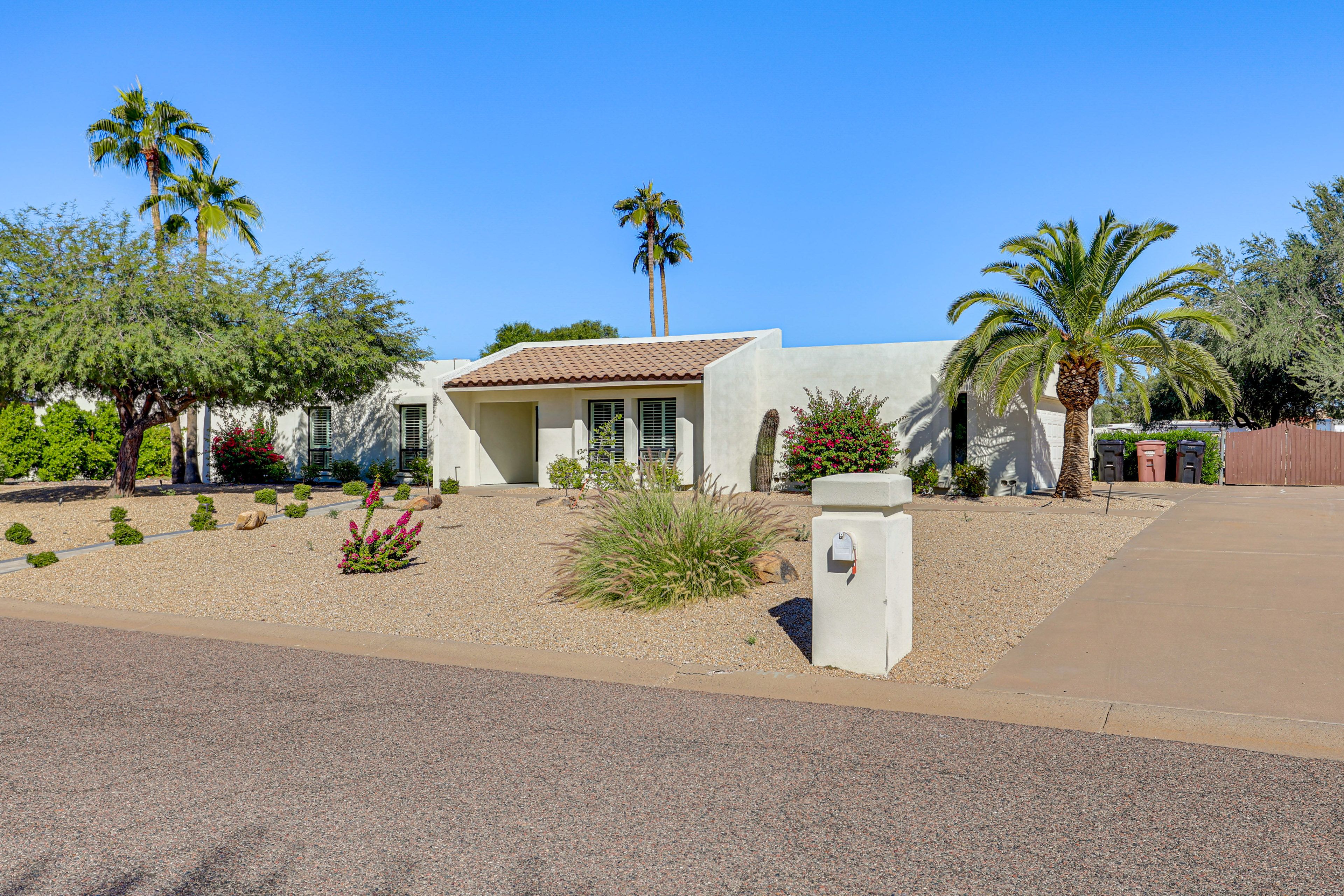 Parking | Driveway (4 Vehicles)