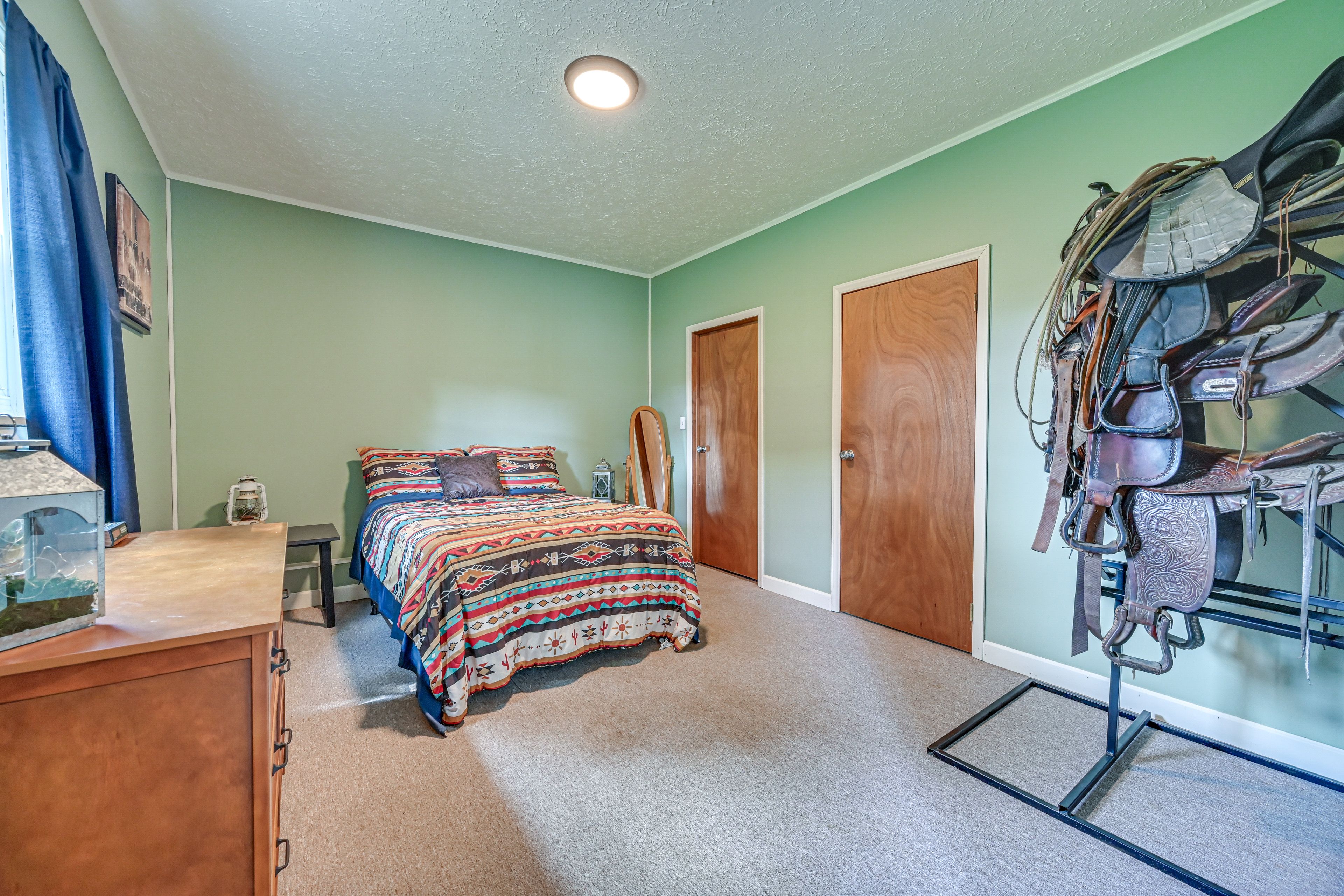 Bedroom | Full Bed | Linens Provided