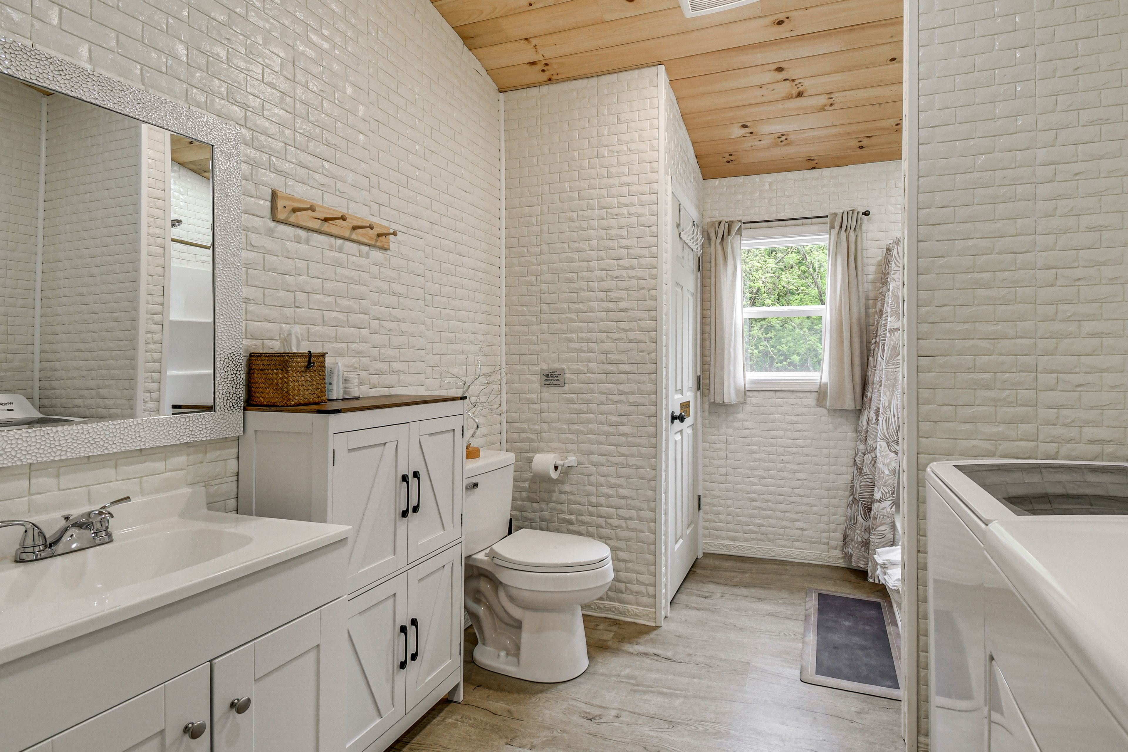 Full Bathroom | Washer & Dryer