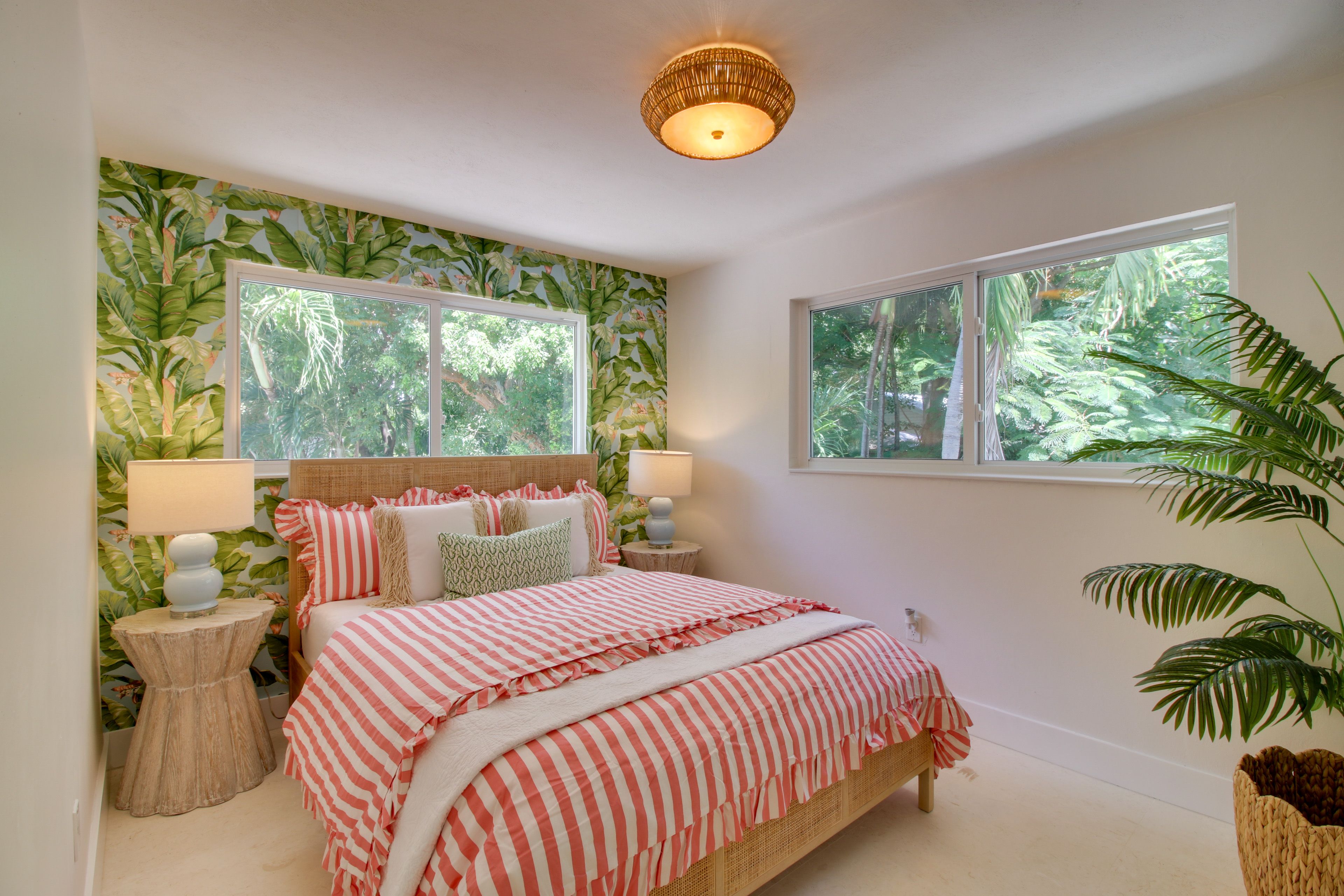 Bedroom 1 | Queen Bed