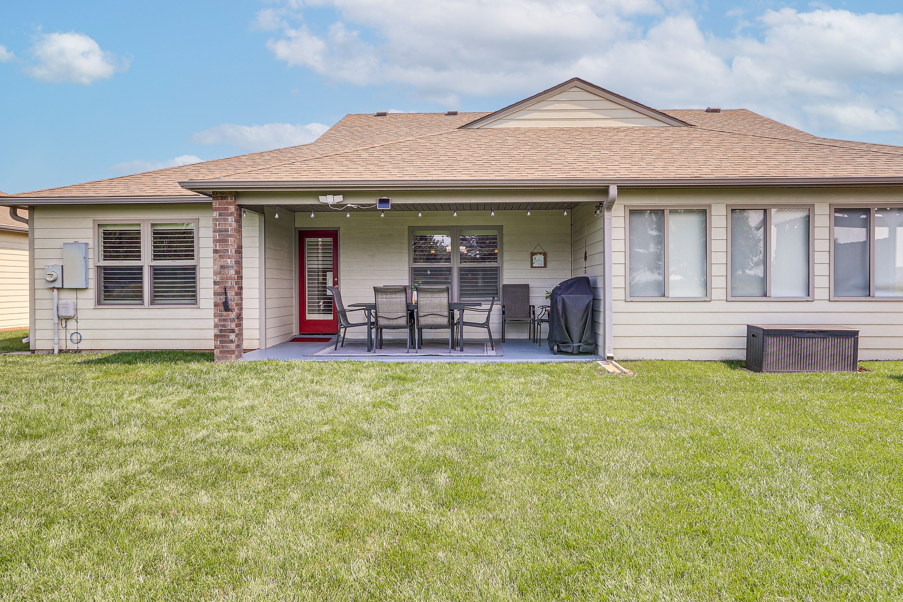 House Exterior | Covered Patio | Dining Area | Gas Grill