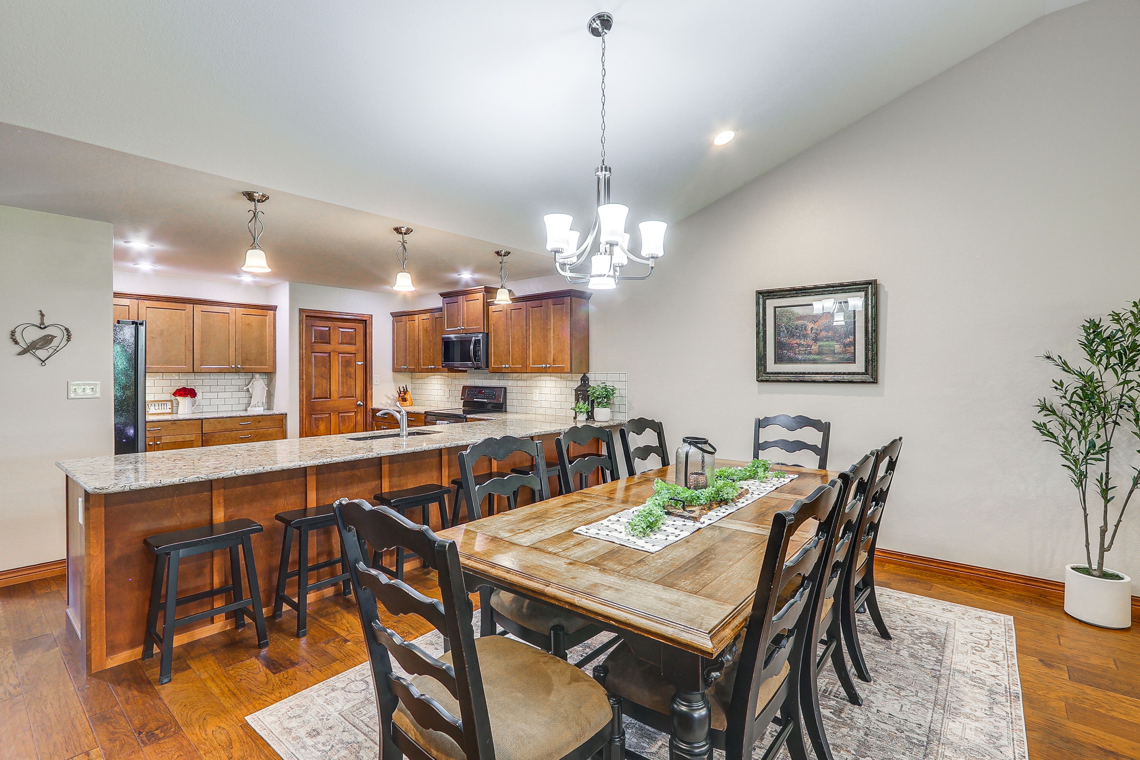 Dining Table | Breakfast Bar | Dishware/Flatware | Main Floor