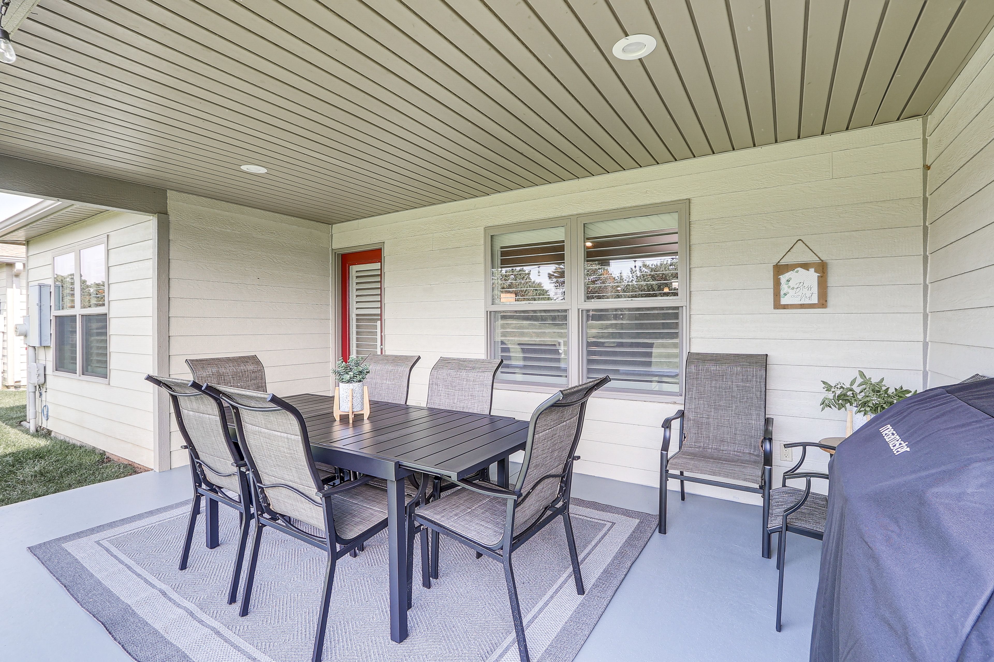 House Exterior | Covered Patio | Dining Area | Gas Grill