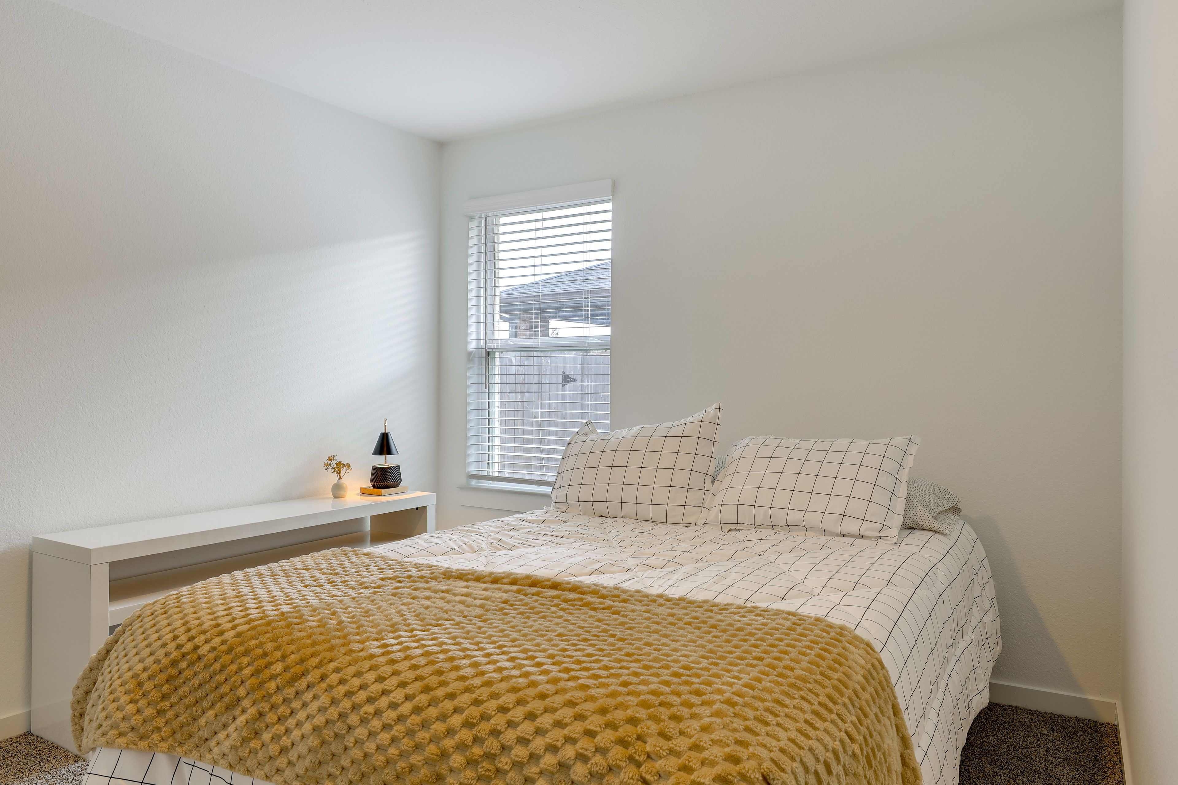 Bedroom 3 | Queen Bed