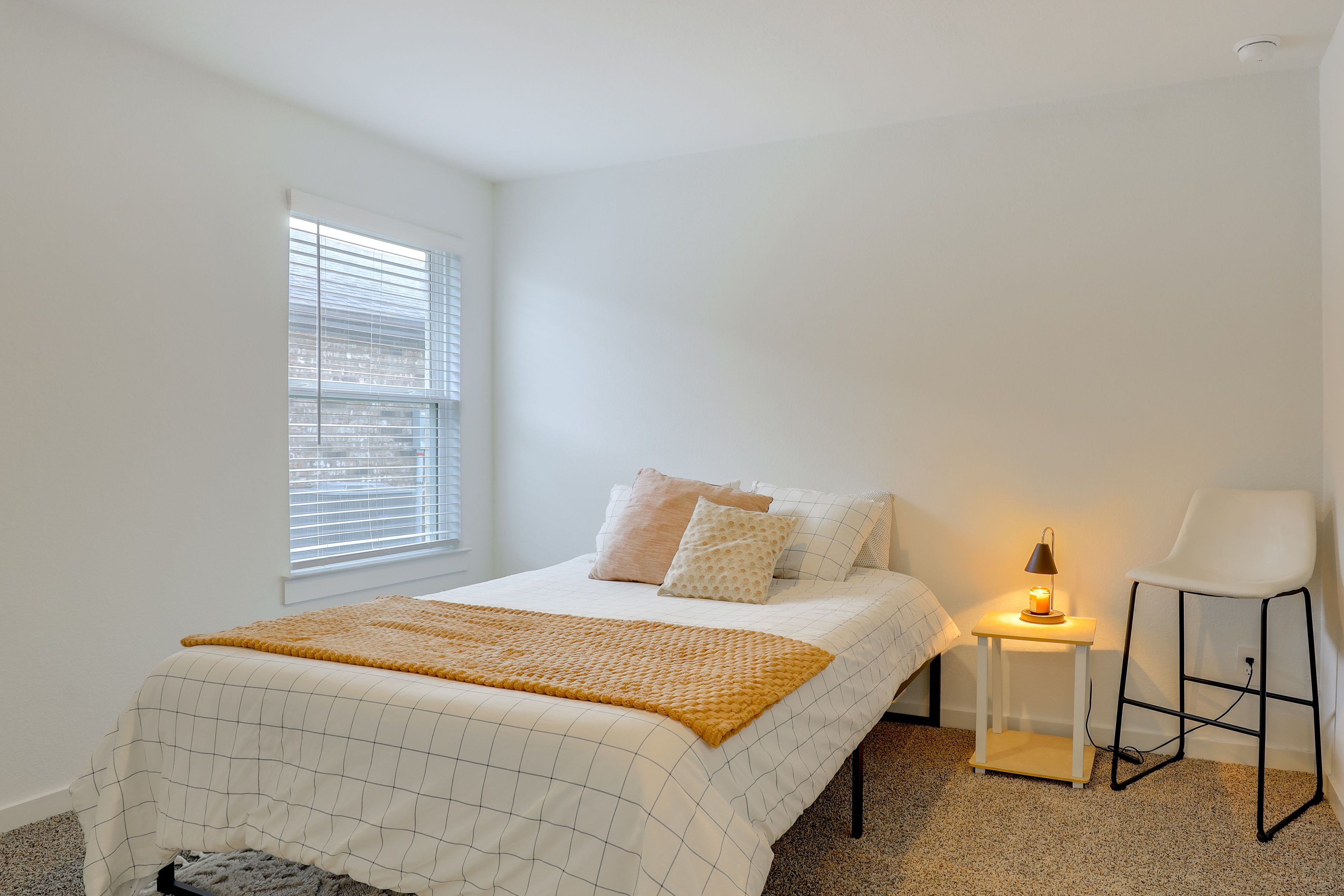 Bedroom 4 | Queen Bed