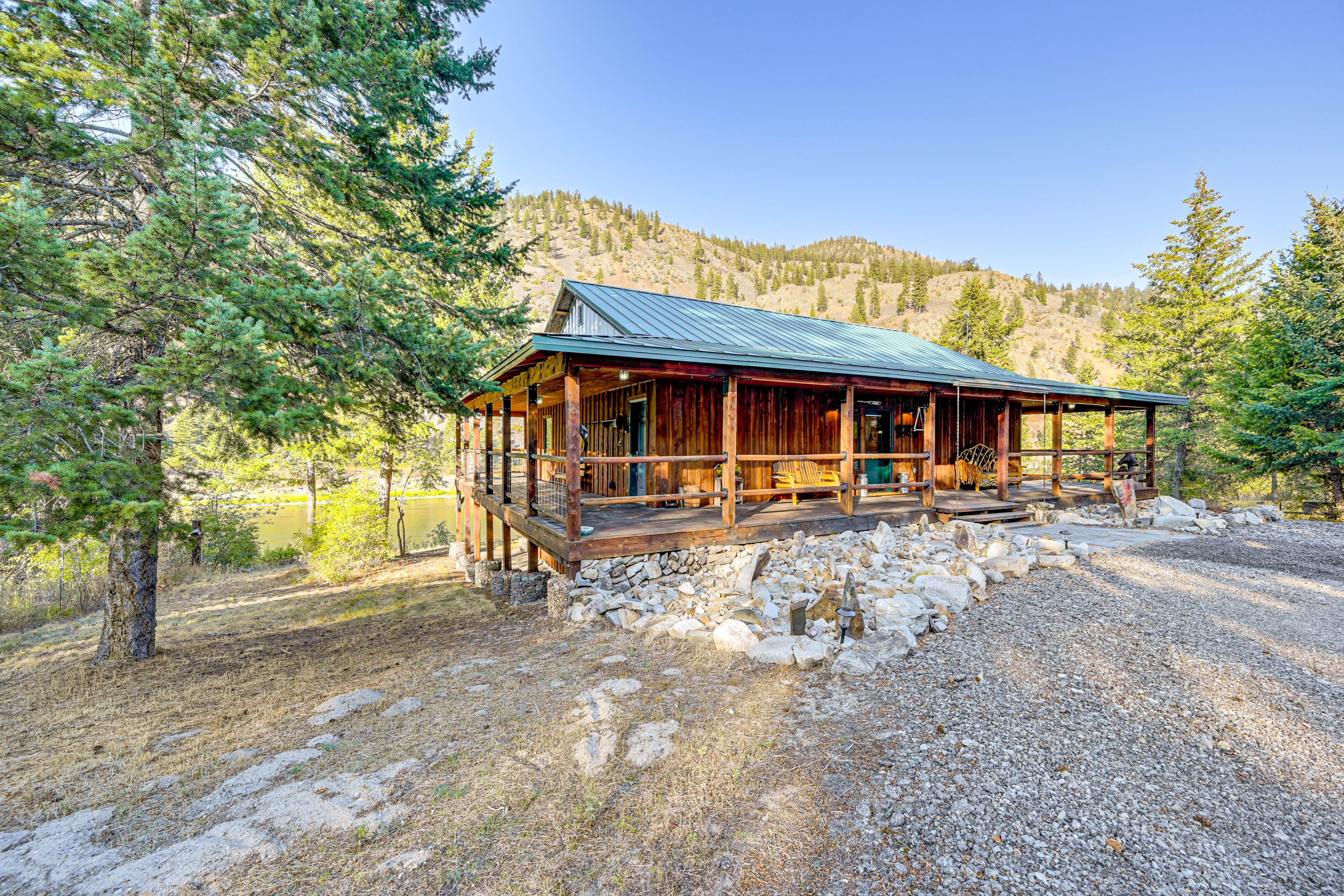 Parking | Driveway (3 Vehicles) | Boat Parking Available