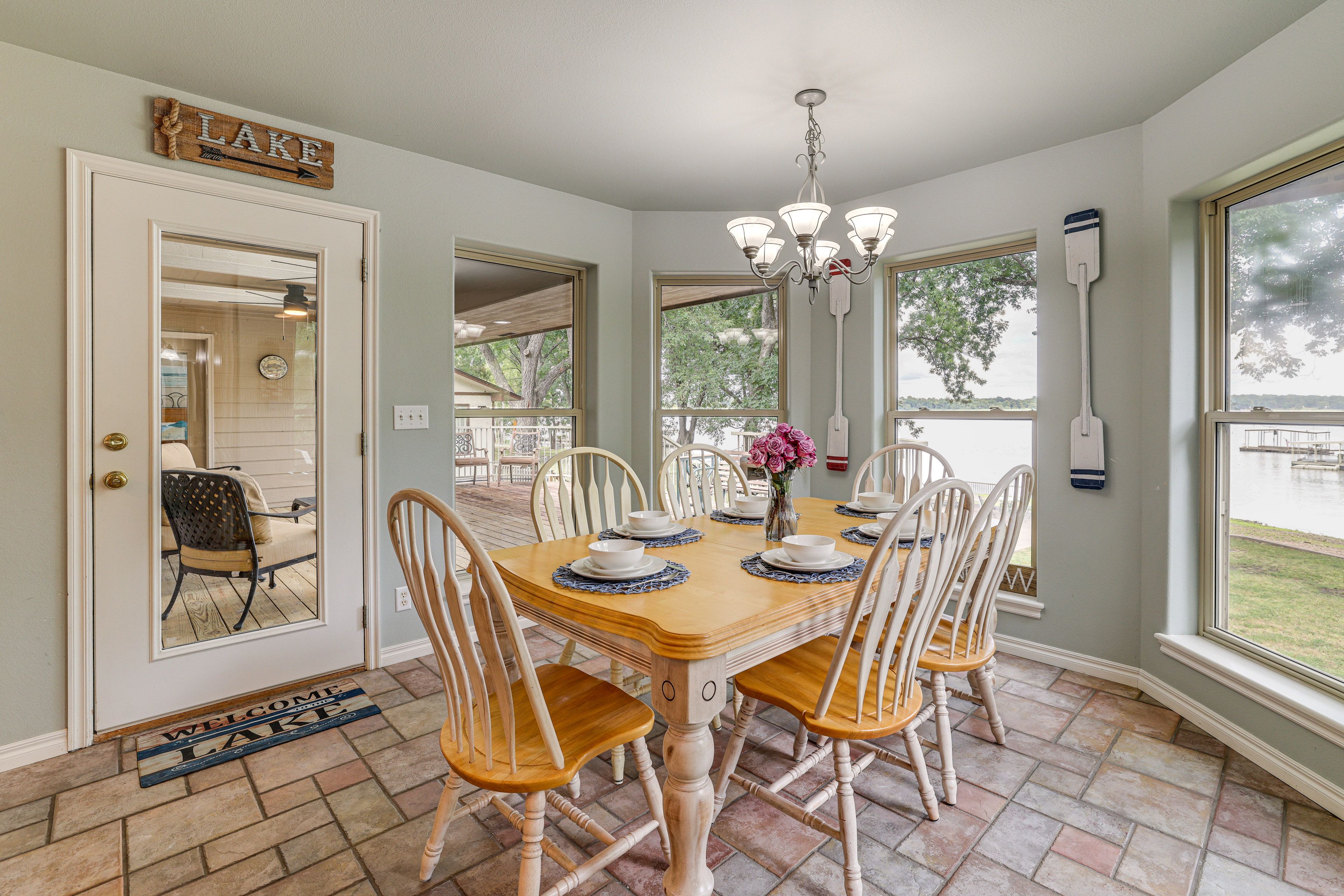 Dining Table | Dishware/Flatware