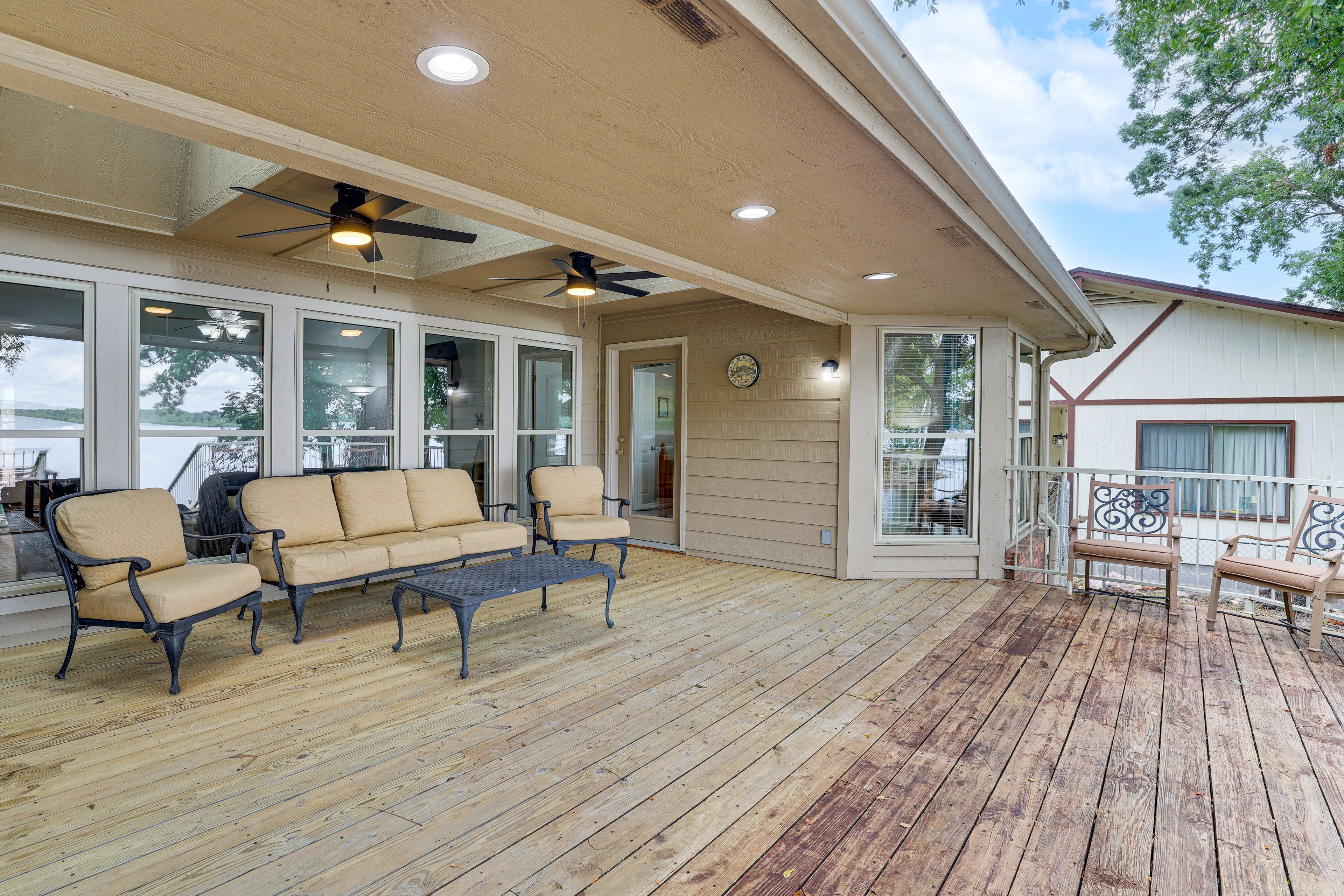Furnished Deck | Gas Grill