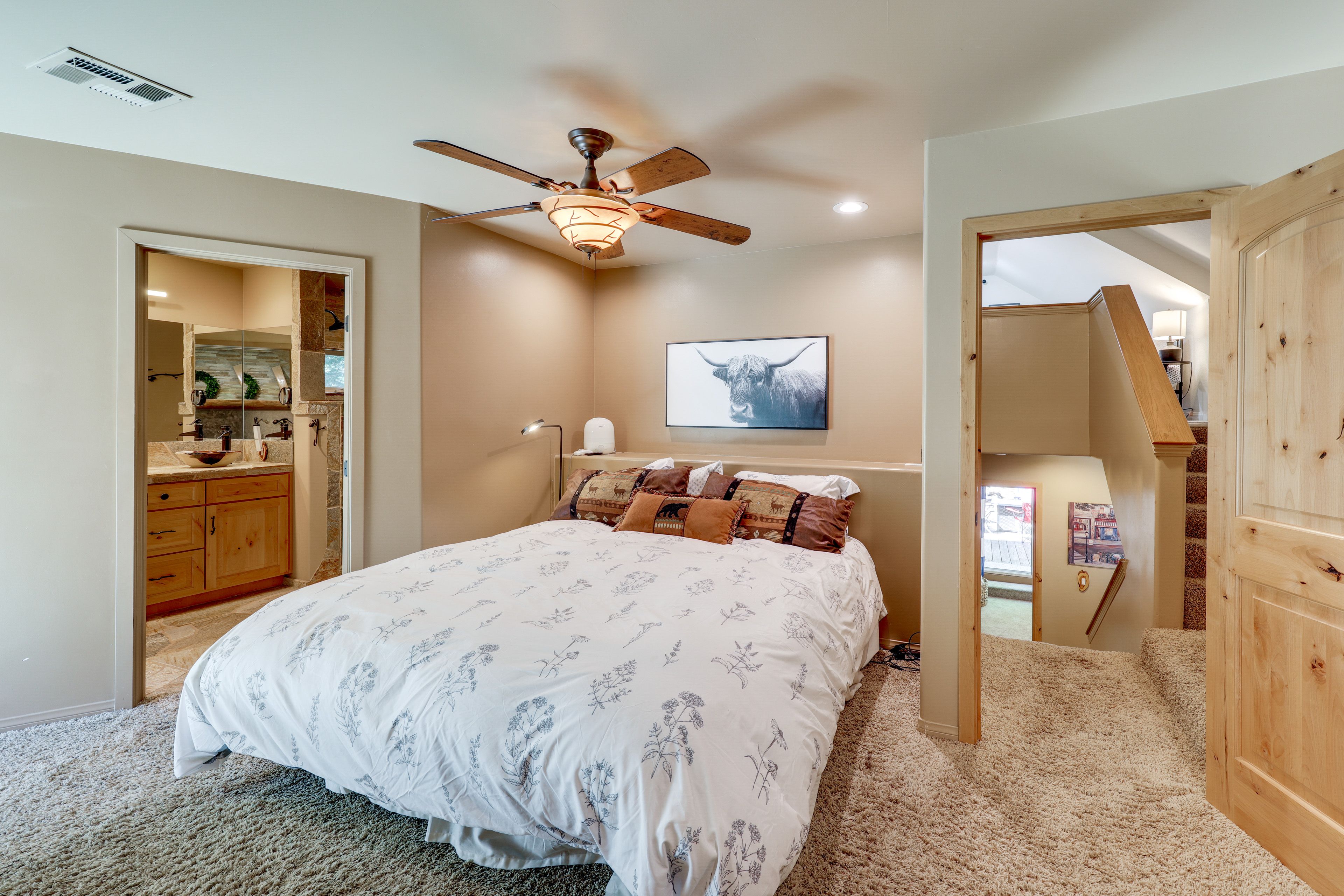 Bedroom 1 | King Bed