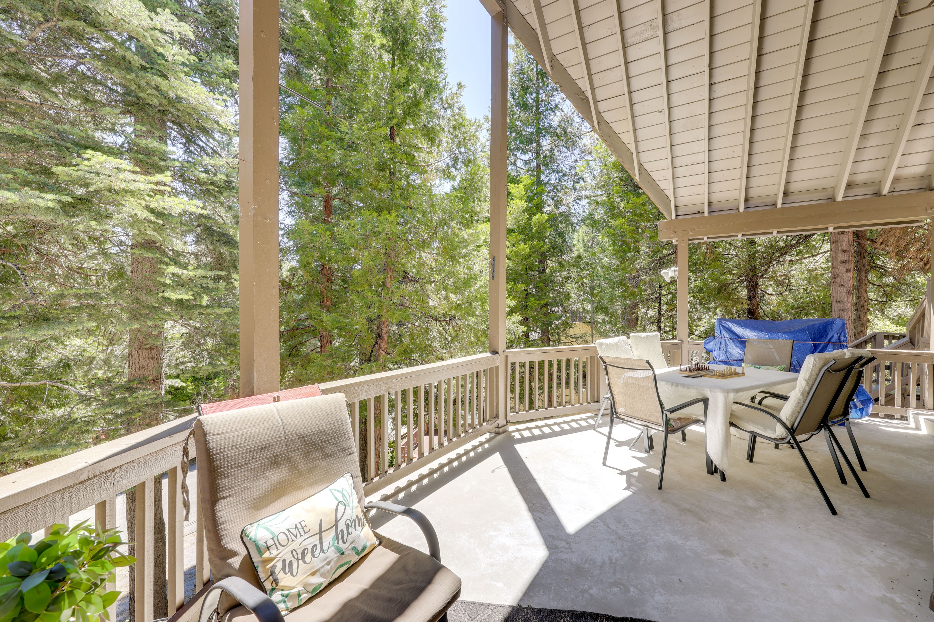 Deck | Outdoor Dining | Gas Grill