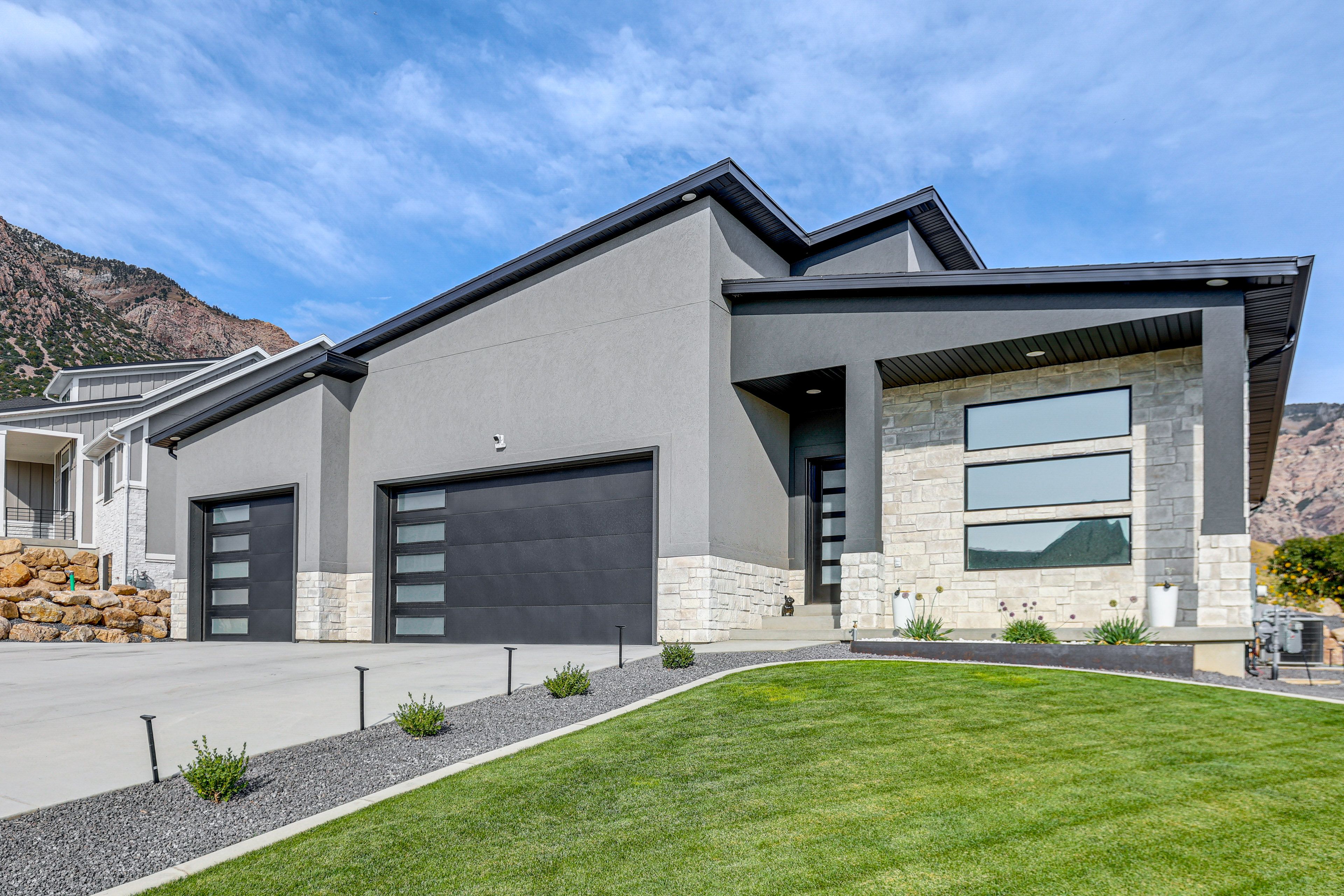 Parking | Driveway (2 Vehicles)