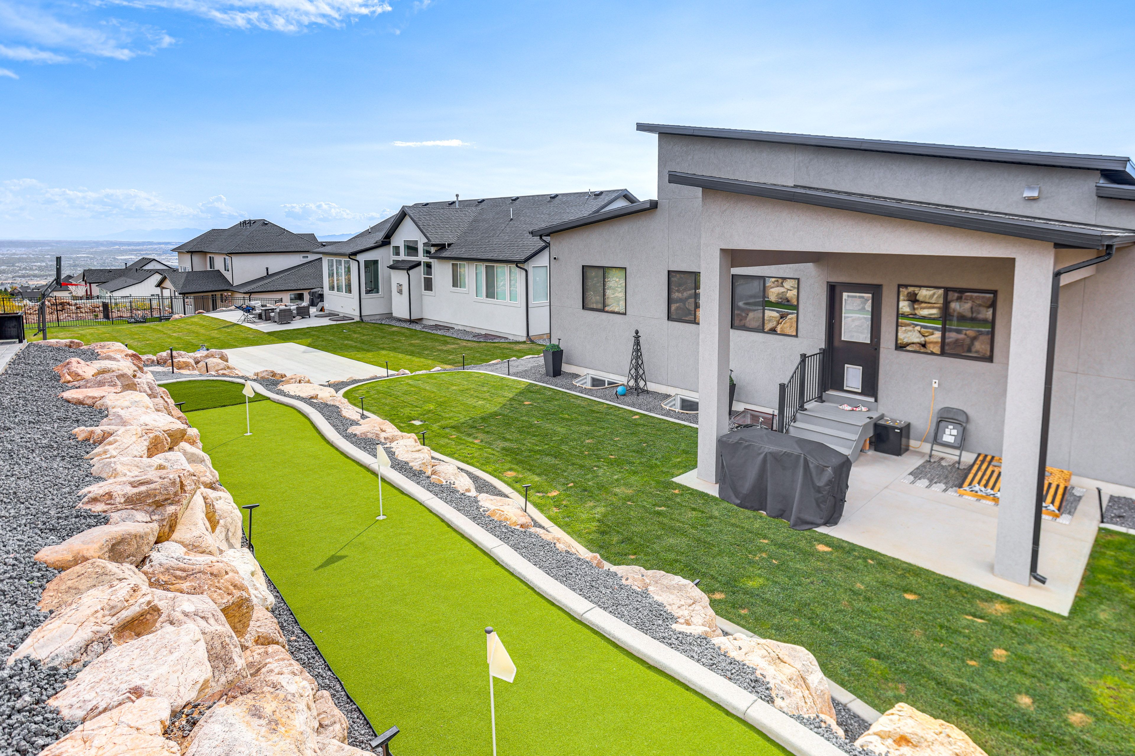 Backyard | Putting Green | Panoramic Mountain Views | 19 Mi to Powder Mountain