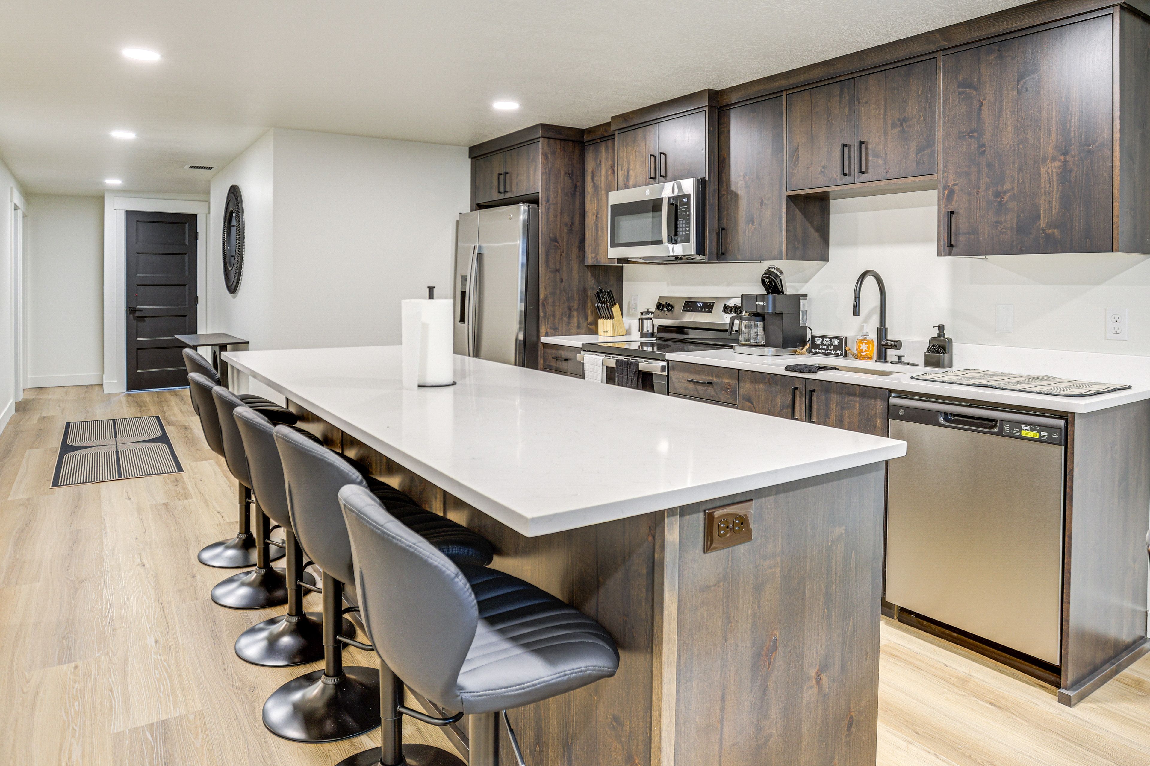 Kitchen | Keurig/Drip Coffee Maker | Blender | Toaster | Cooking Basics