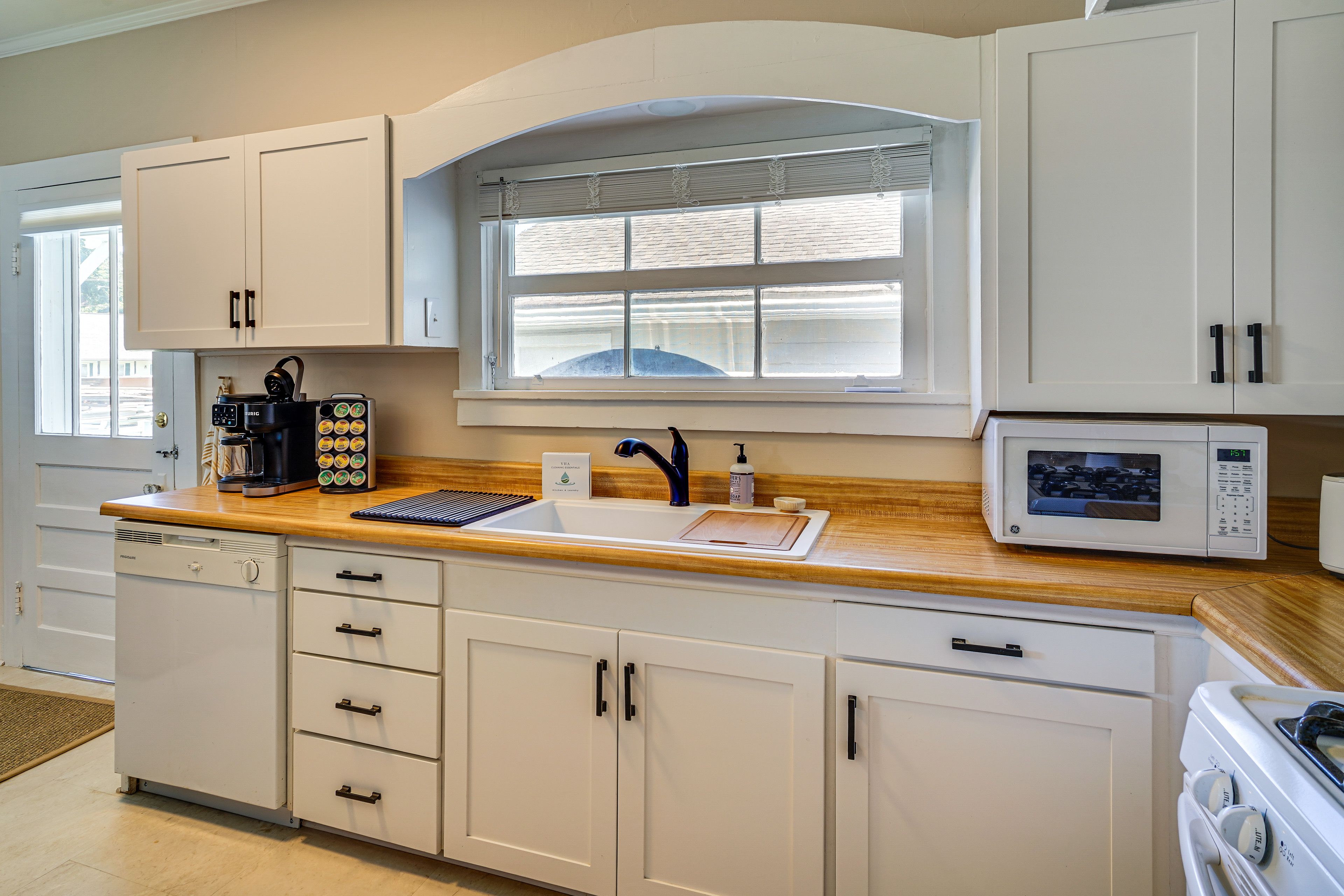 Kitchen | Cooking Basics | Drip/Single-Serve Coffee Maker