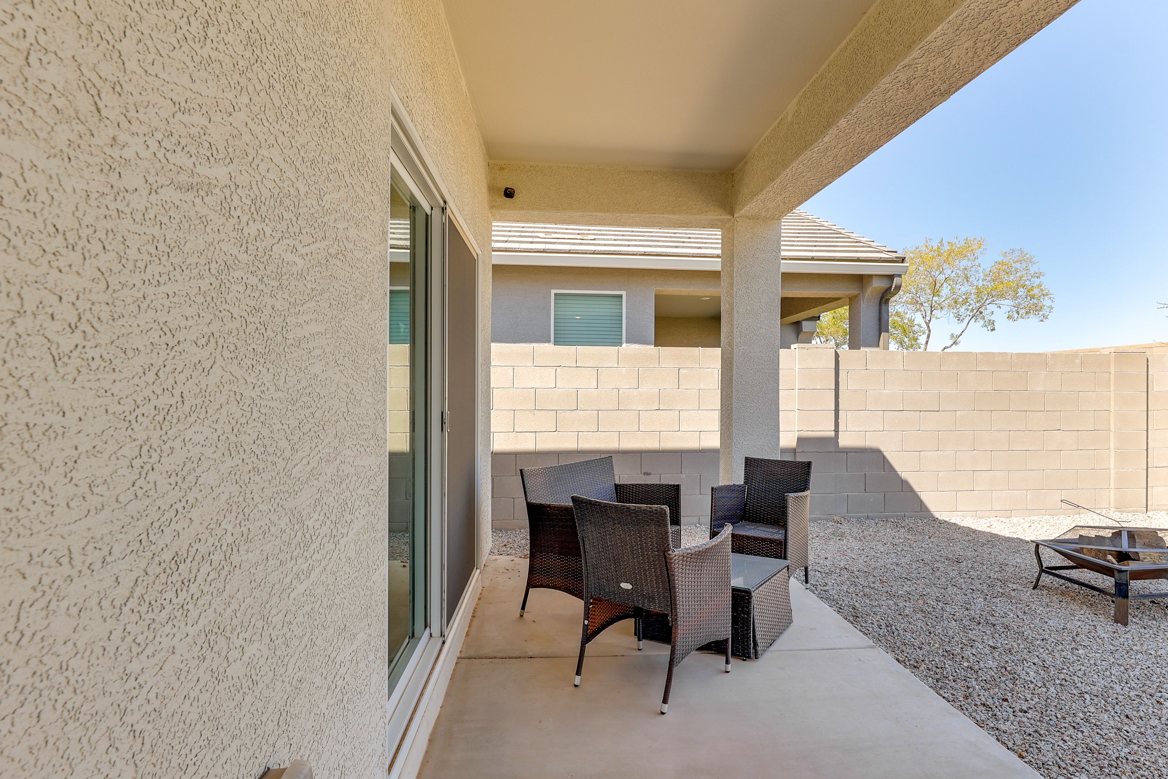 Covered Patio | Outdoor Seating