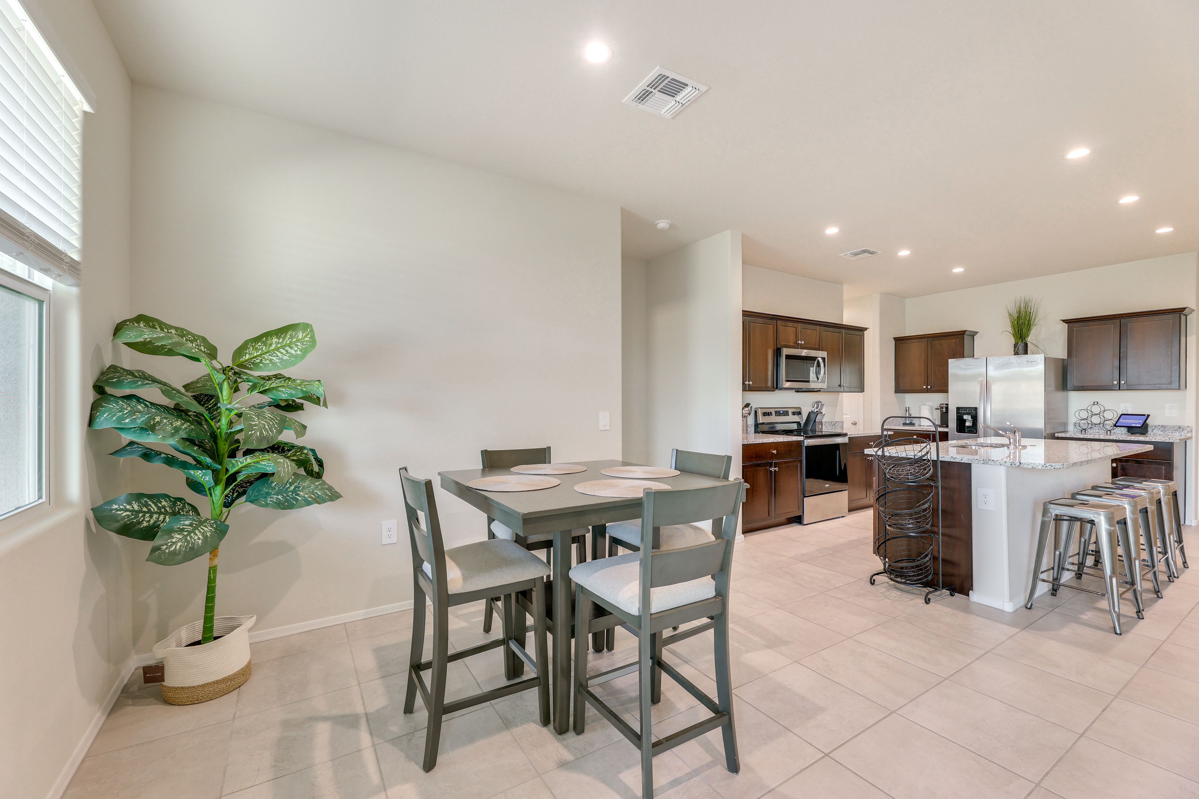 Dining Area | Dining Table | Dishware/Flatware
