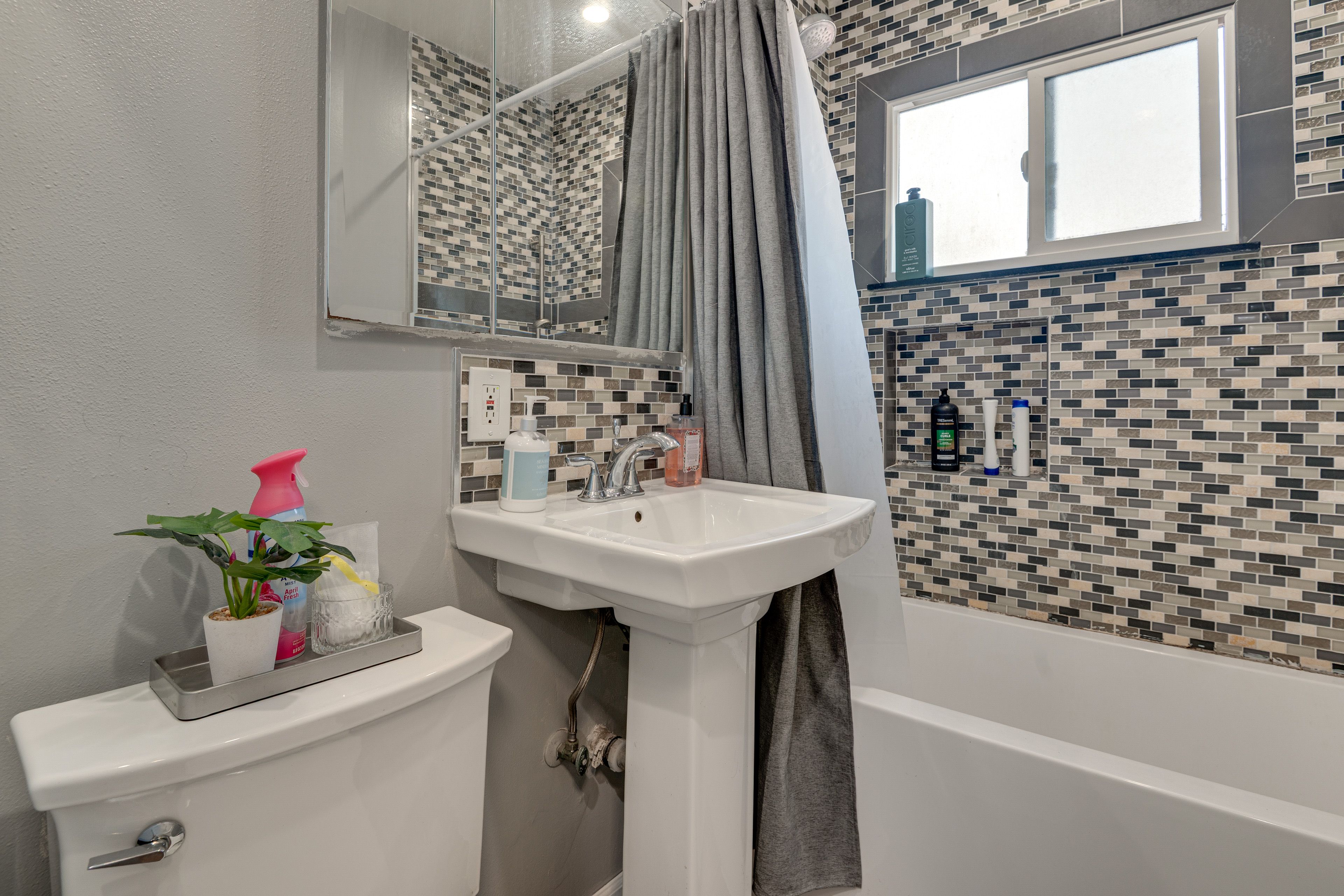 Bathroom | Towels Provided