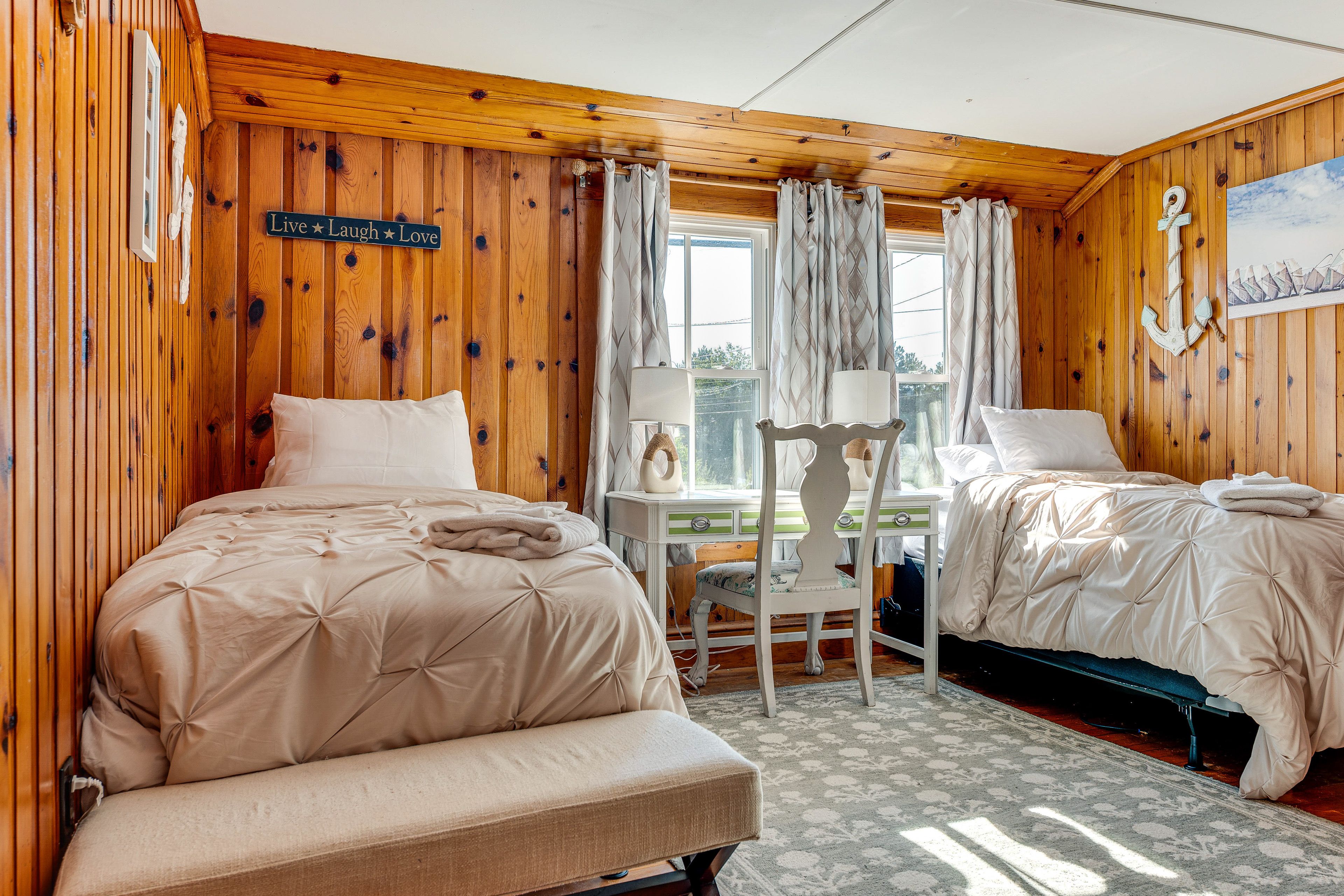 Bedroom 4 | 2nd Floor | 2 Twin Beds | Smart TV