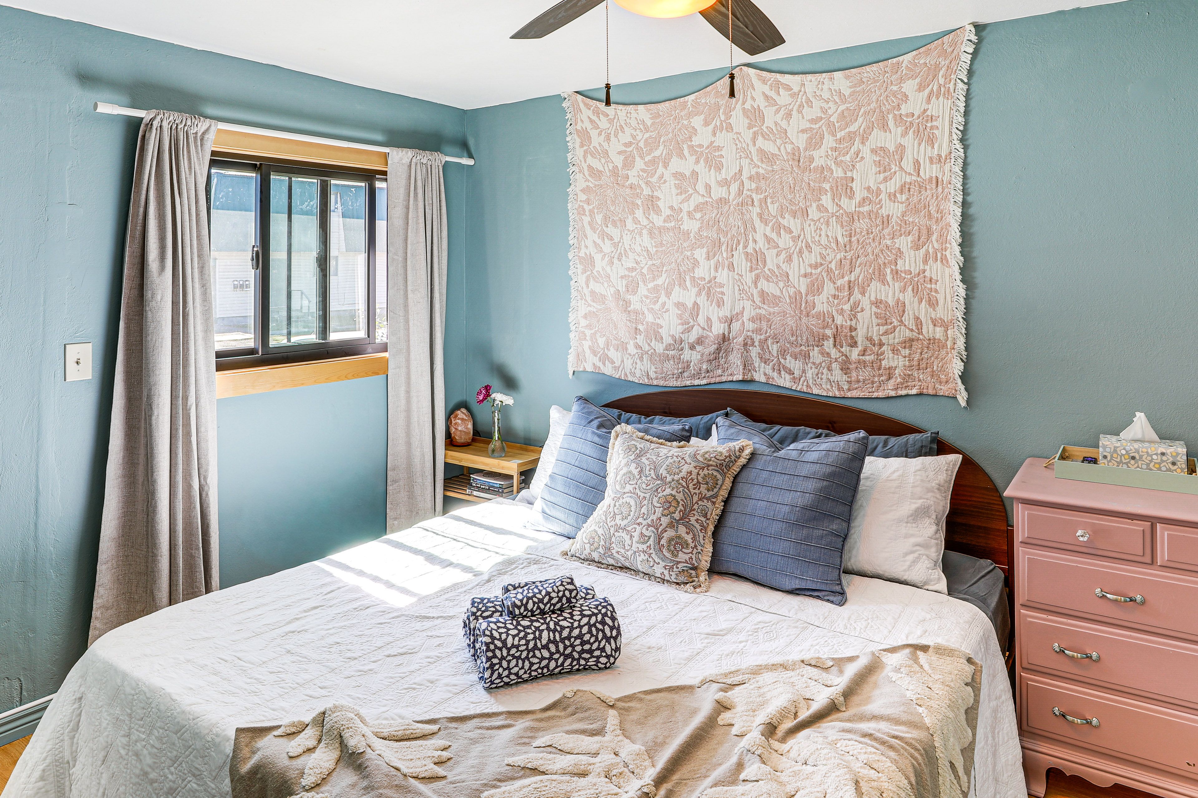 Bedroom 1 | King Bed | 1st Floor | Linens Provided