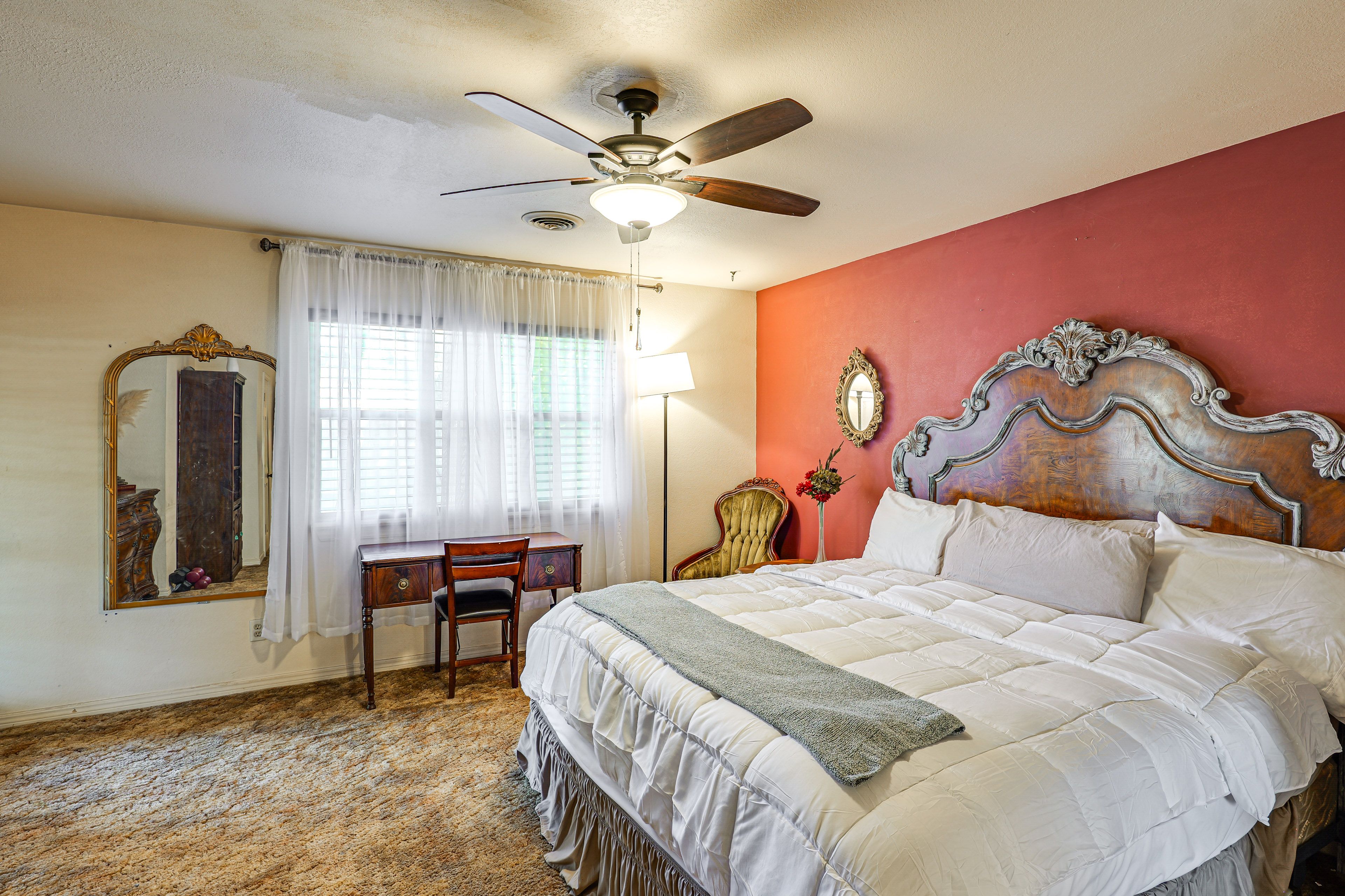 Bedroom 1 | King Bed | Smart TV | En-Suite Bathroom