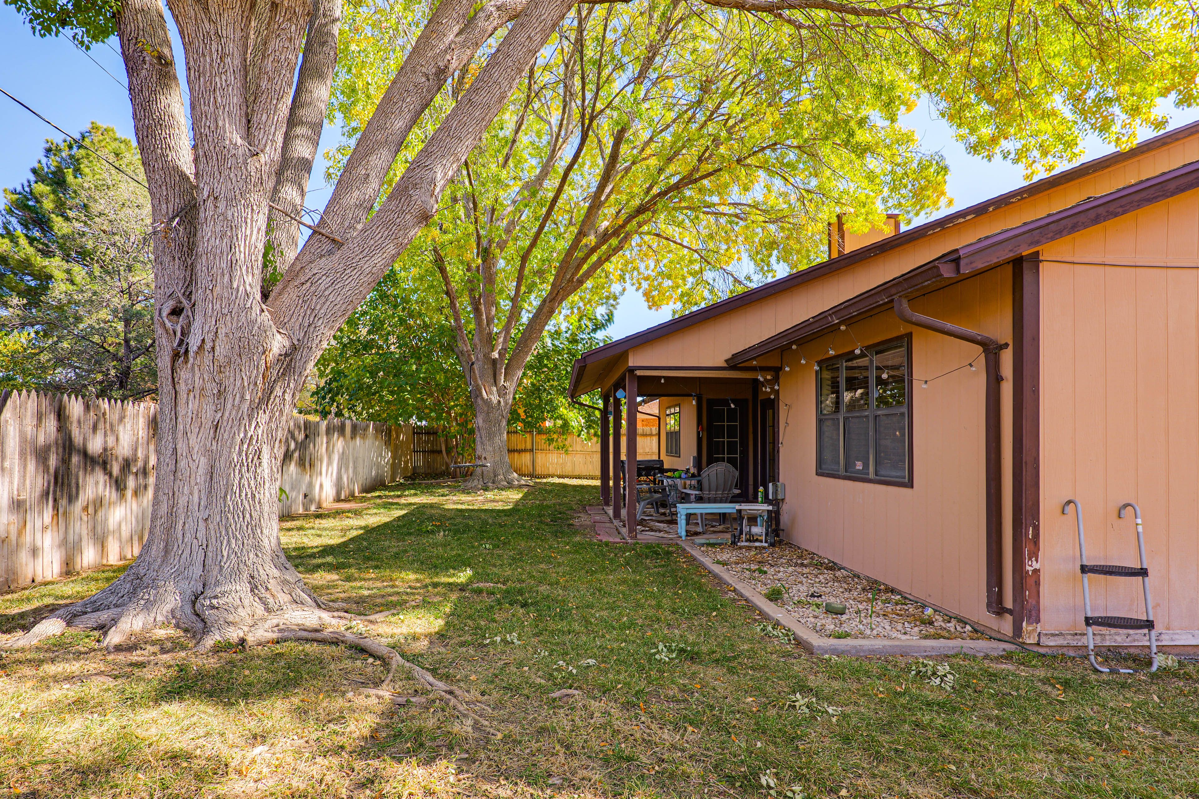 Backyard | Covered Patio