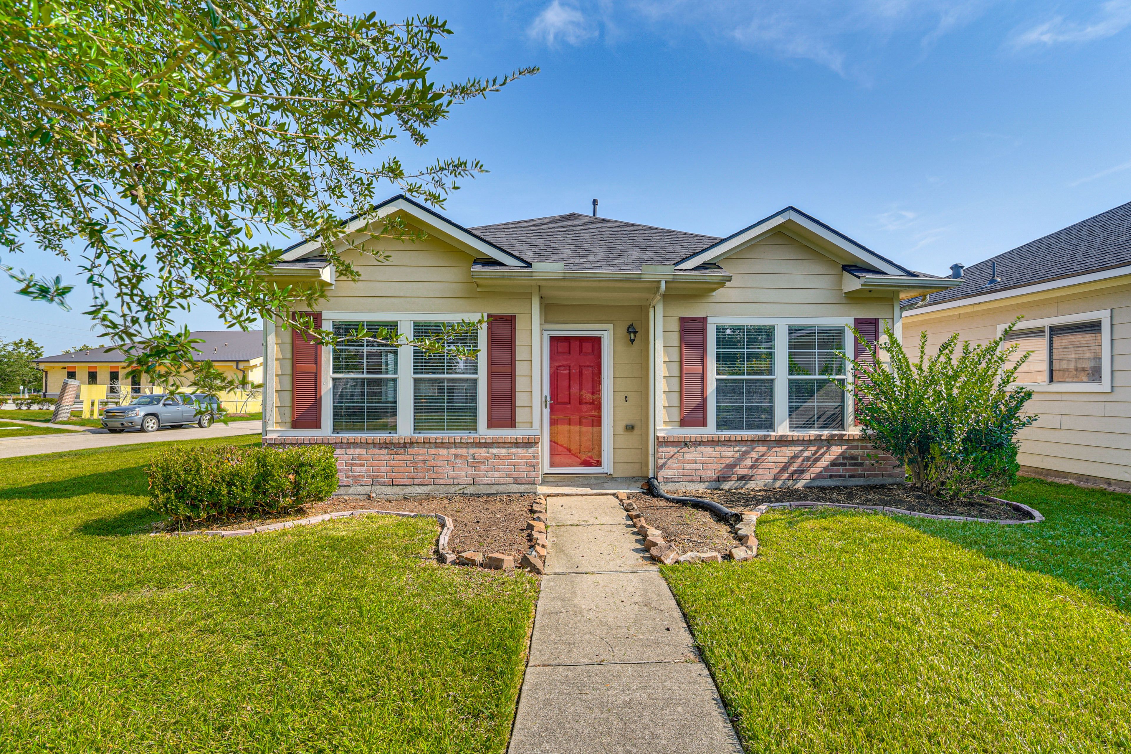 Houston Vacation Rental | 3BR | 2BA | 1 Step Required | 1,400 Sq Ft