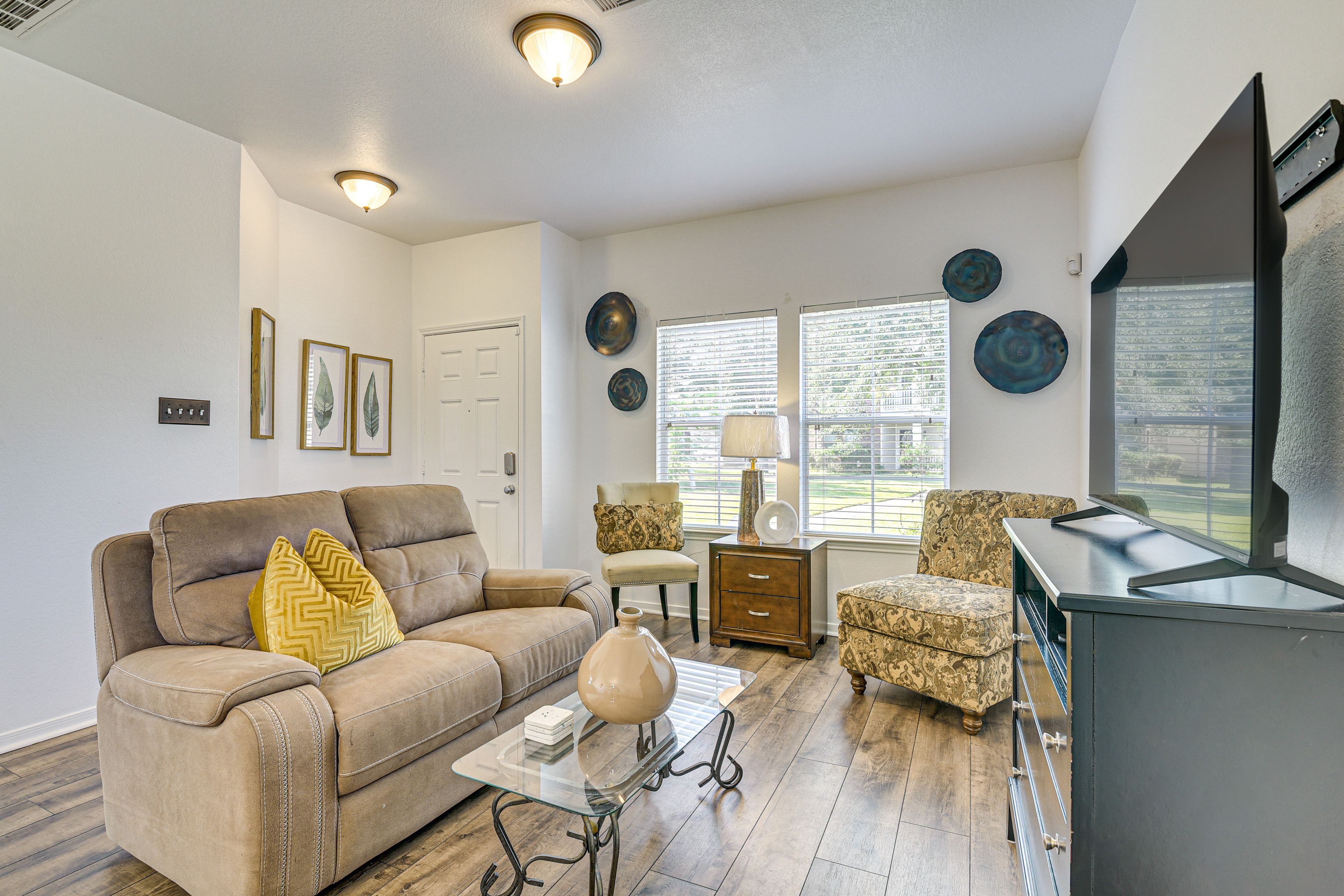 Living Room | Single-Story Home | Central A/C & Heating | Smart TV w/ Roku