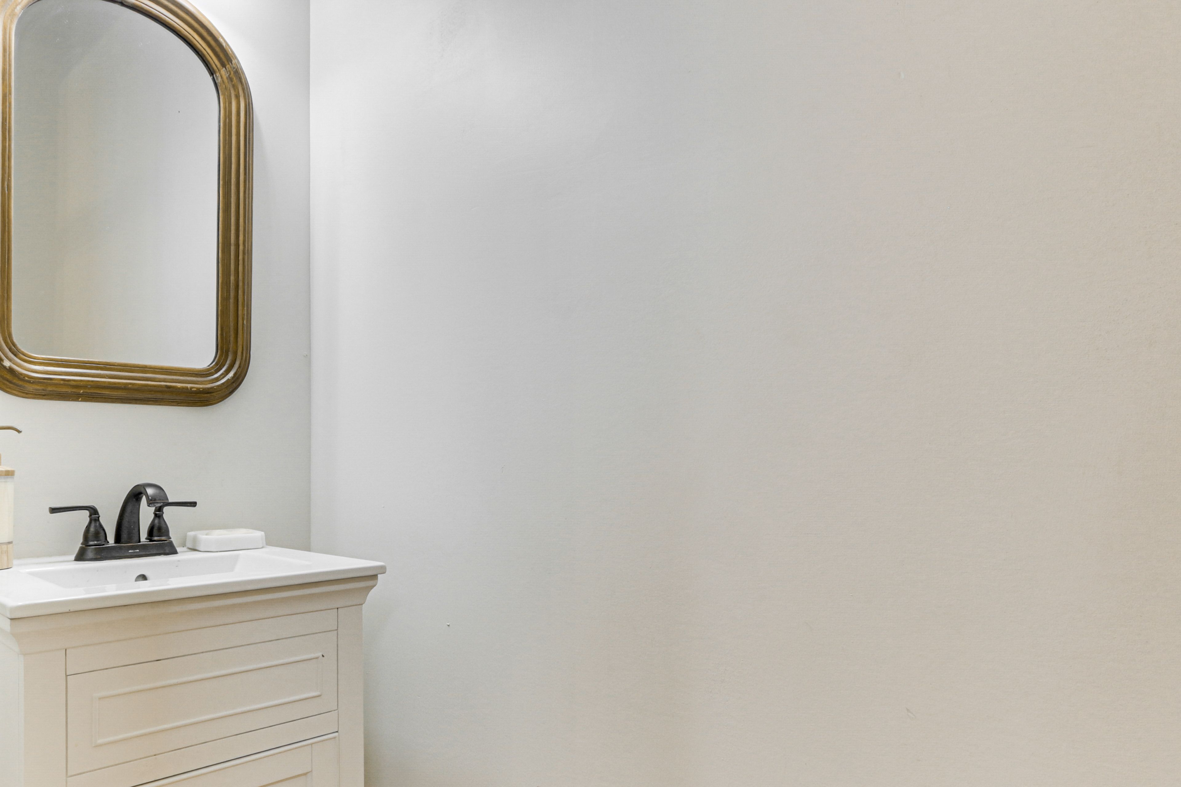 Half Bathroom | 1st Floor