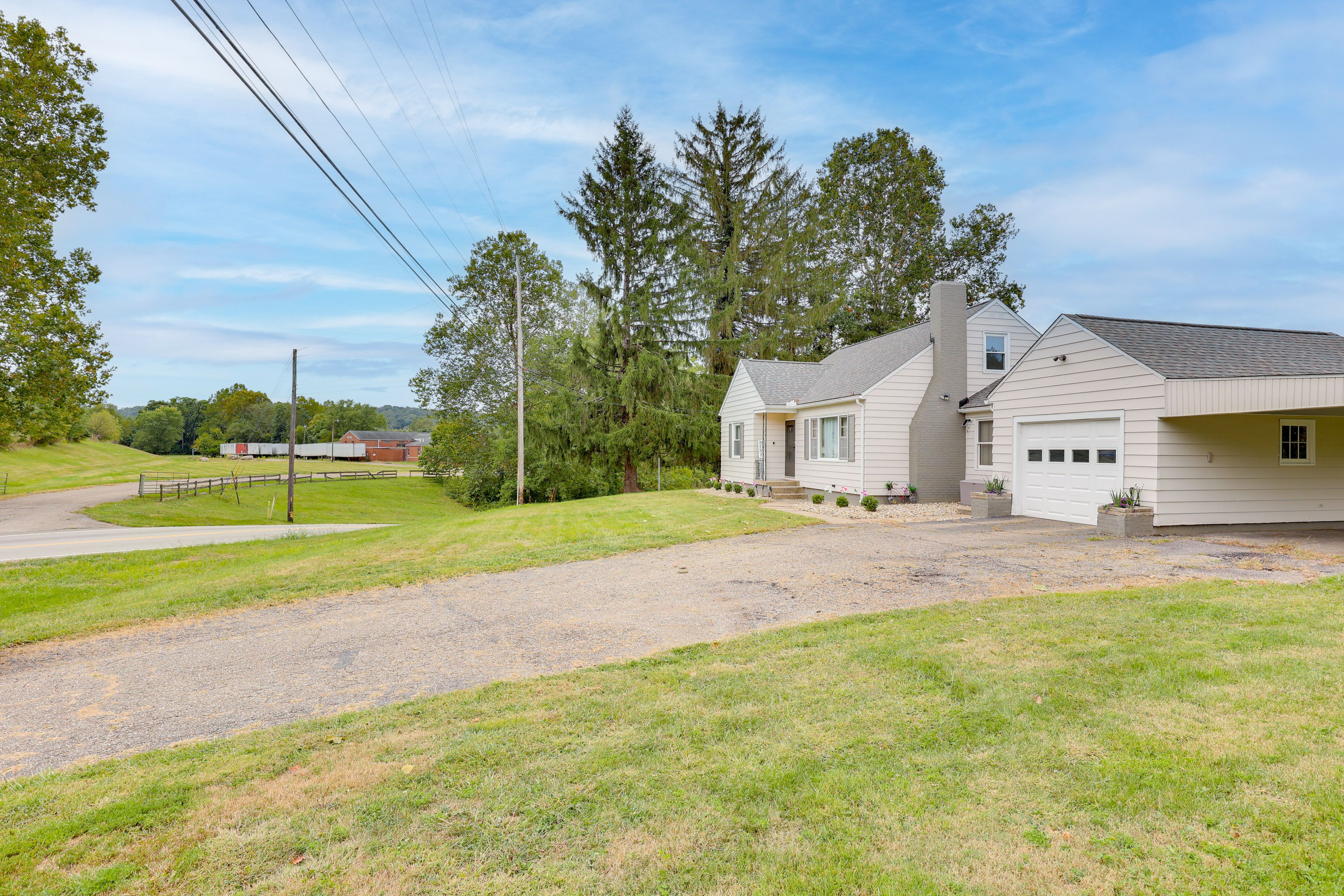 Parking | Carport (1 Vehicle) | Driveway (3 Vehicles)