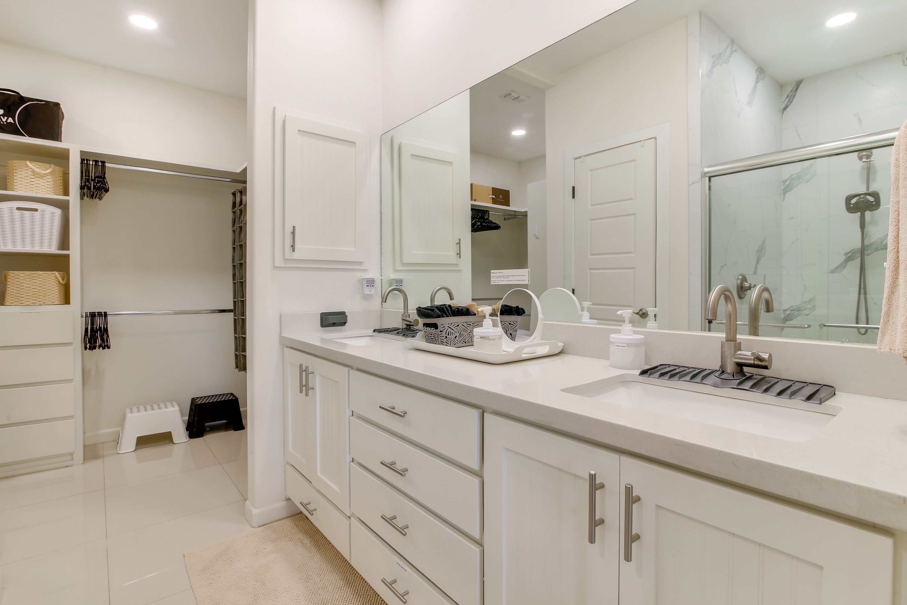 En-Suite Bathroom | Towels Provided